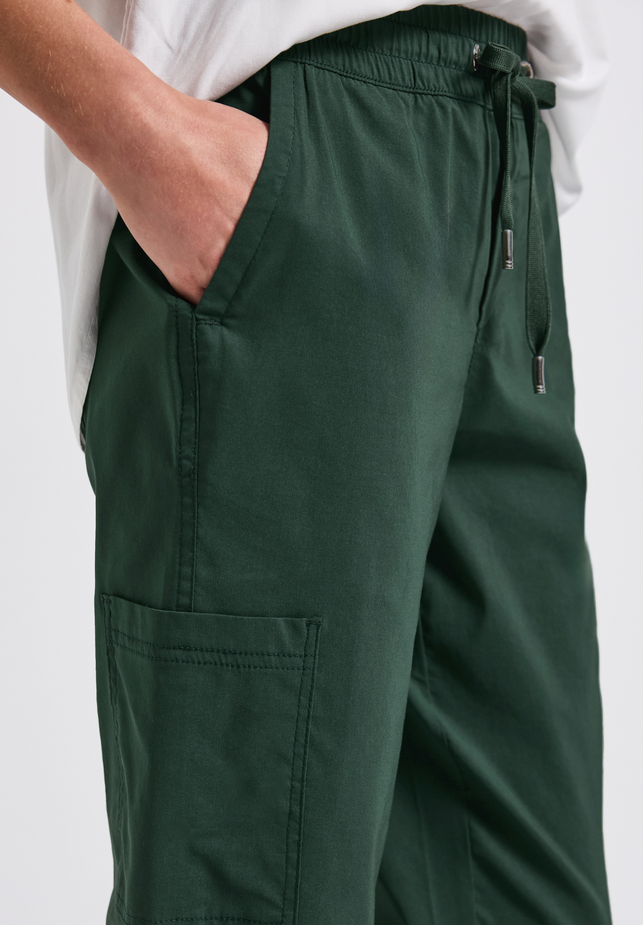 STREET ONE Stoffhose »Style Bonny«, mit elastischem Bund mit Tunnelzug