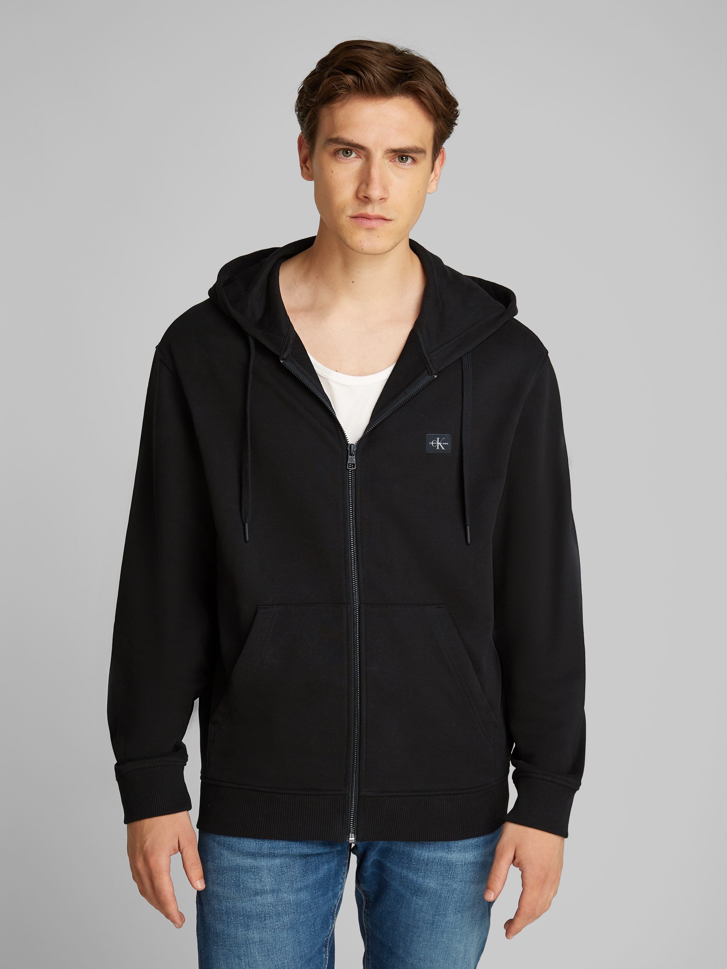 Sweatjacke »WOVEN LABEL ZIP THROUGH HOODIE«, mit Logopatch