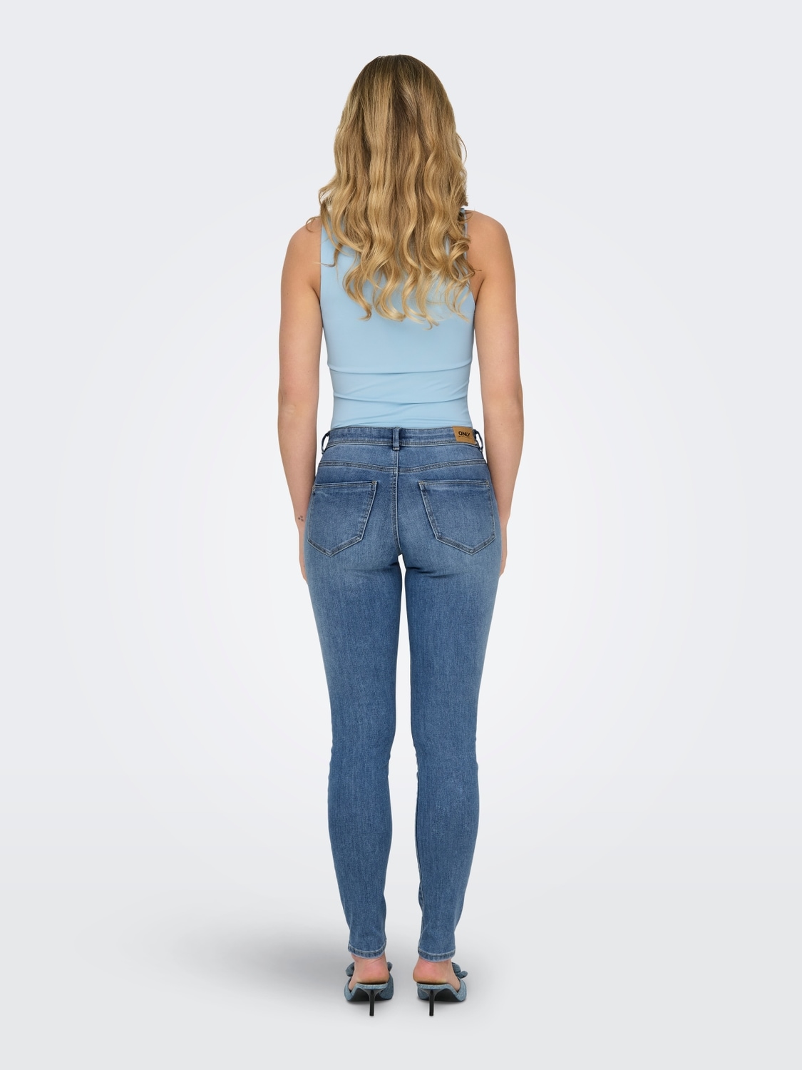 ONLY Skinny-fit-Jeans »ONLWAUW MID SK DESTROY DNM BJ210«, mit Destroyed Effekt