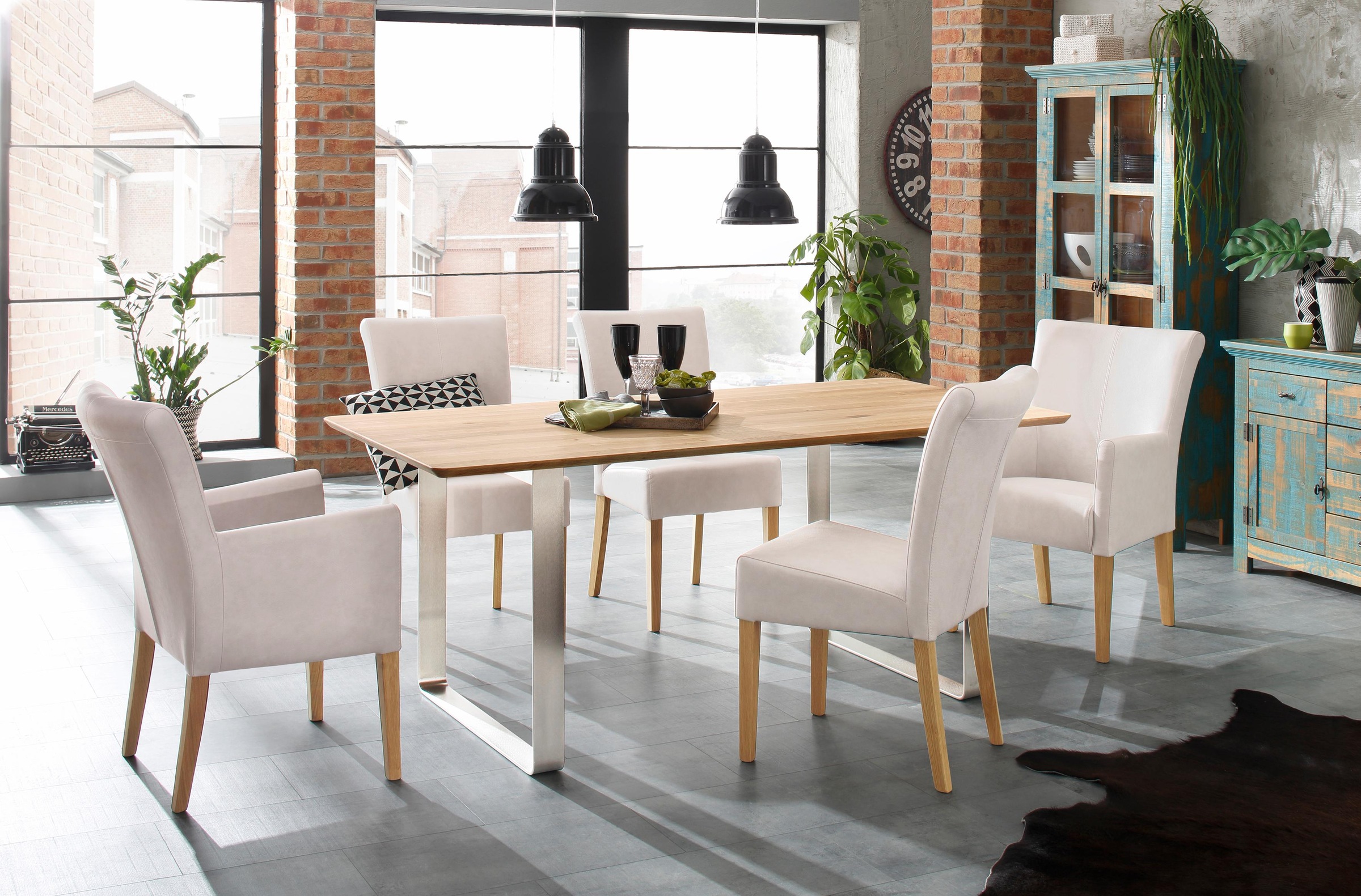 Home affaire Esszimmerstuhl »Queen Polsterstuhl BESTSELLER«, (Set), 4 St., Kunstleder, verschiedene Bezüge, Gestell Massivholz