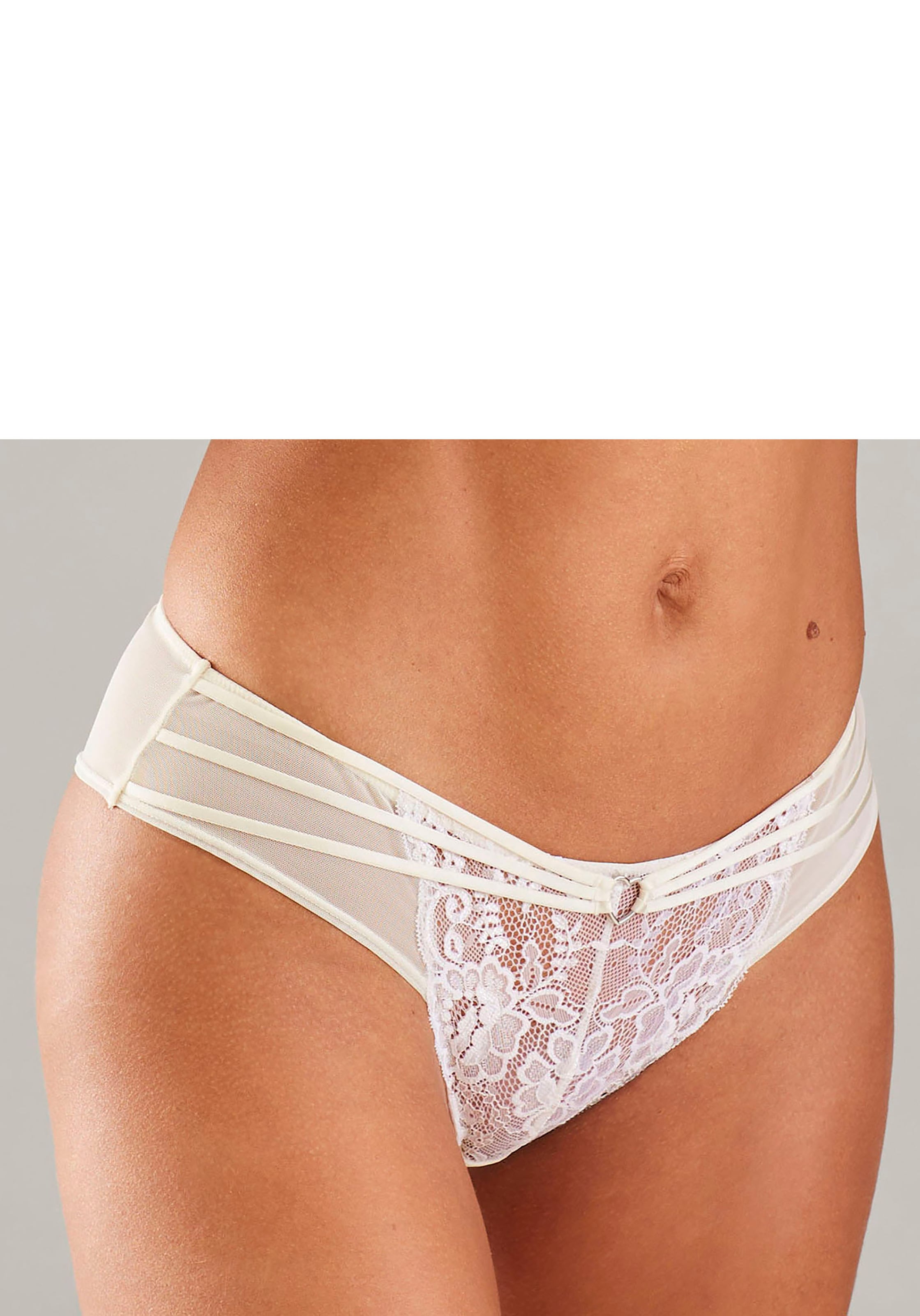 Vivance Stringpanty »Francesca« mit feinem Herzaccessoire