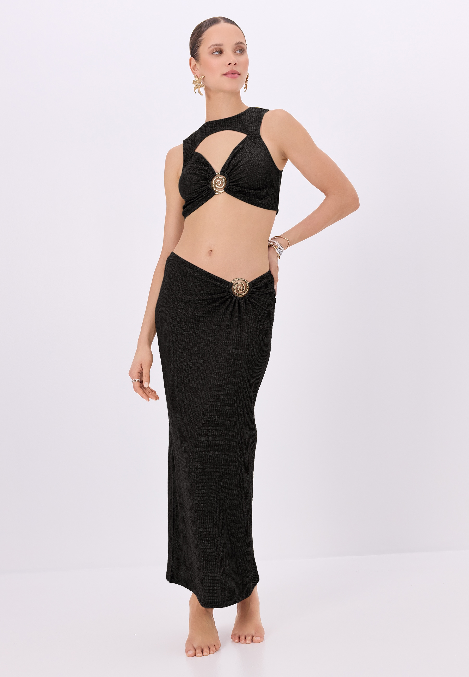 LSCN by LASCANA Maxirock aus weicher Crinkleware mit Zieraccessoire