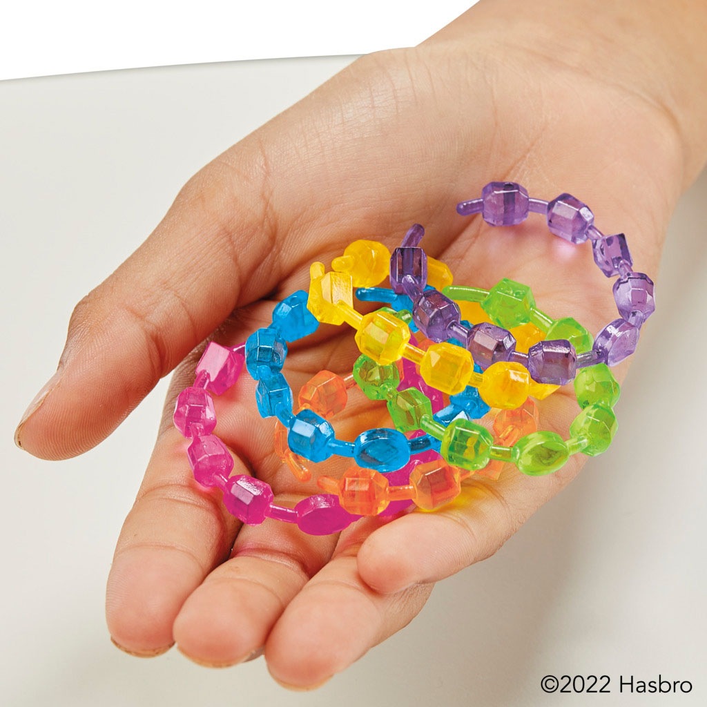 Hasbro Spielfigur »Izzy Moonbow«, mit über 20 Reaktionen und leuchtendem Schönheitsfleck