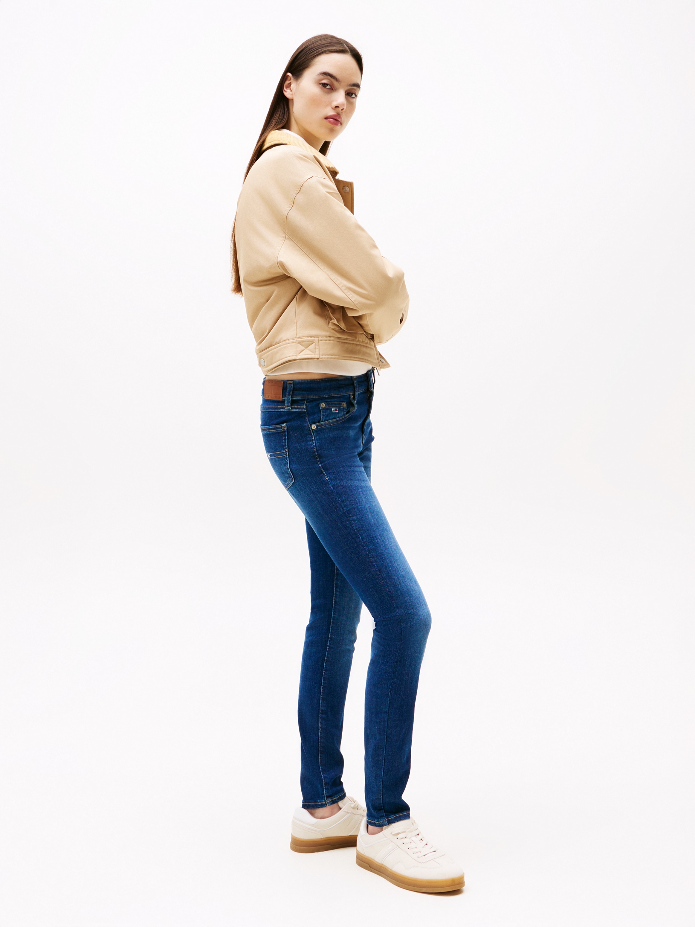 Tommy Jeans Skinny-fit-Jeans »SOPHIE LW SKN« mit Waschung, Logo-Badge, Low Rise