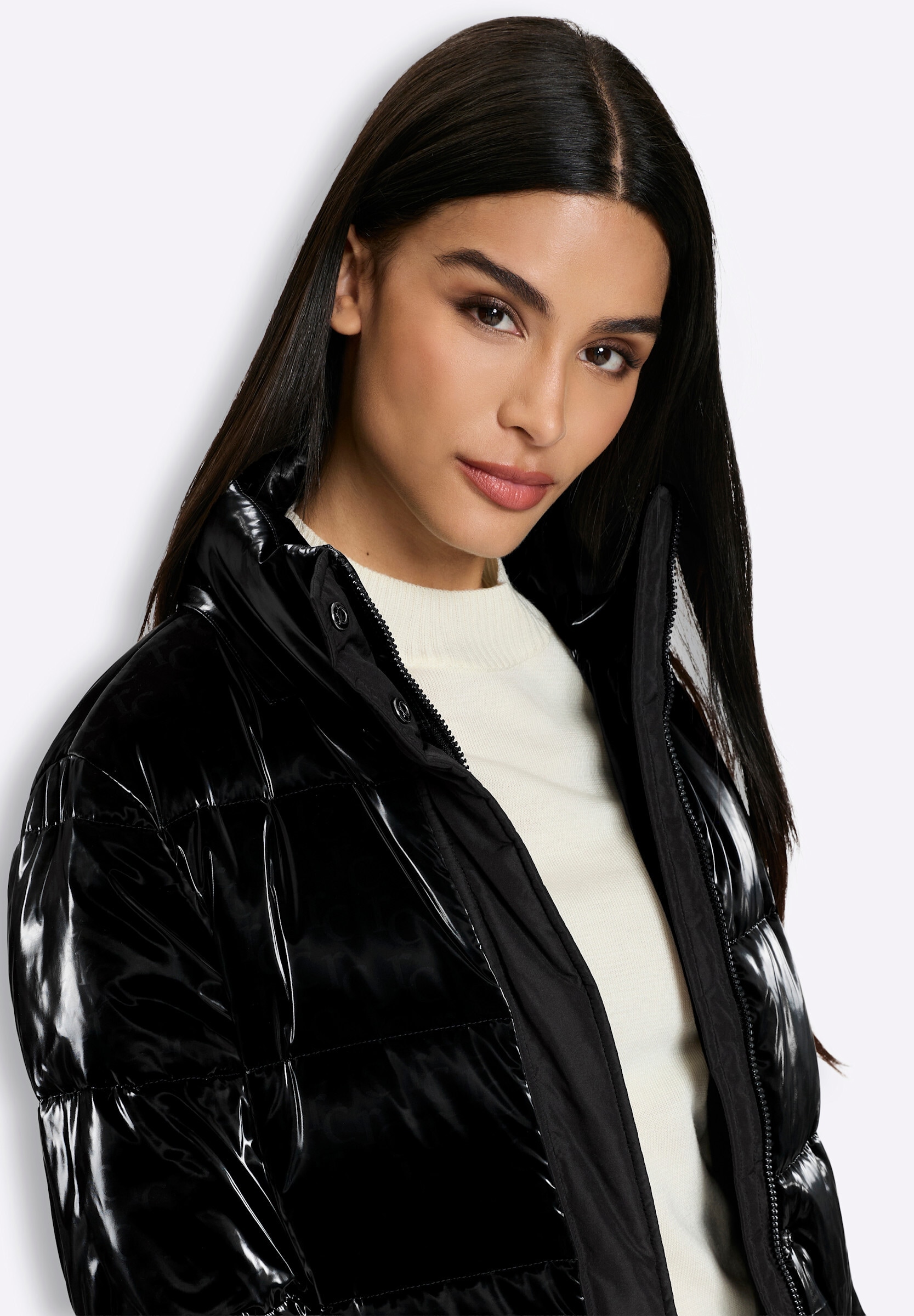 heine Steppjacke »Steppmantel Steppmantel in Ton-in-Ton-Optik« Abnehmbare Kapuze