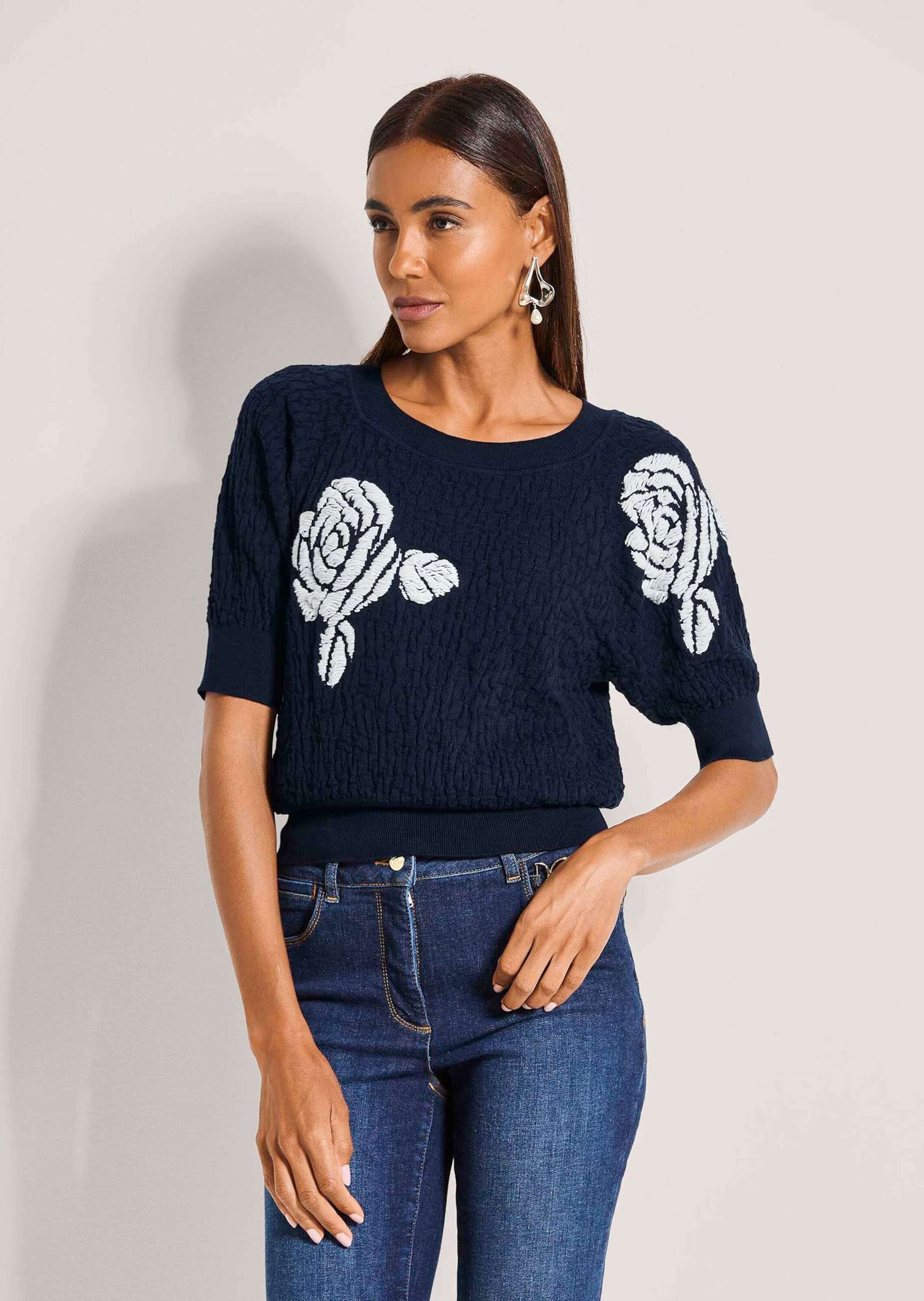 MADELEINE Longpullover »Cloqué-Pullover Feinstrickpullover mit Blütenmuster« Cloque-Optik