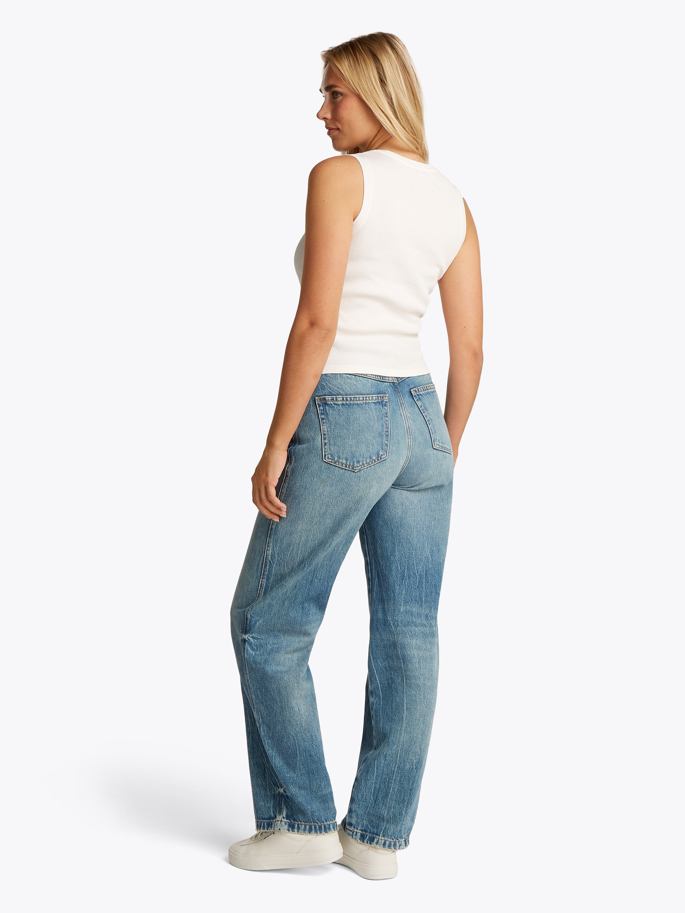 Tommy Jeans Tanktop »TJW SLIM SCRIPT RIB TANK TOP«, mit Logostickerei