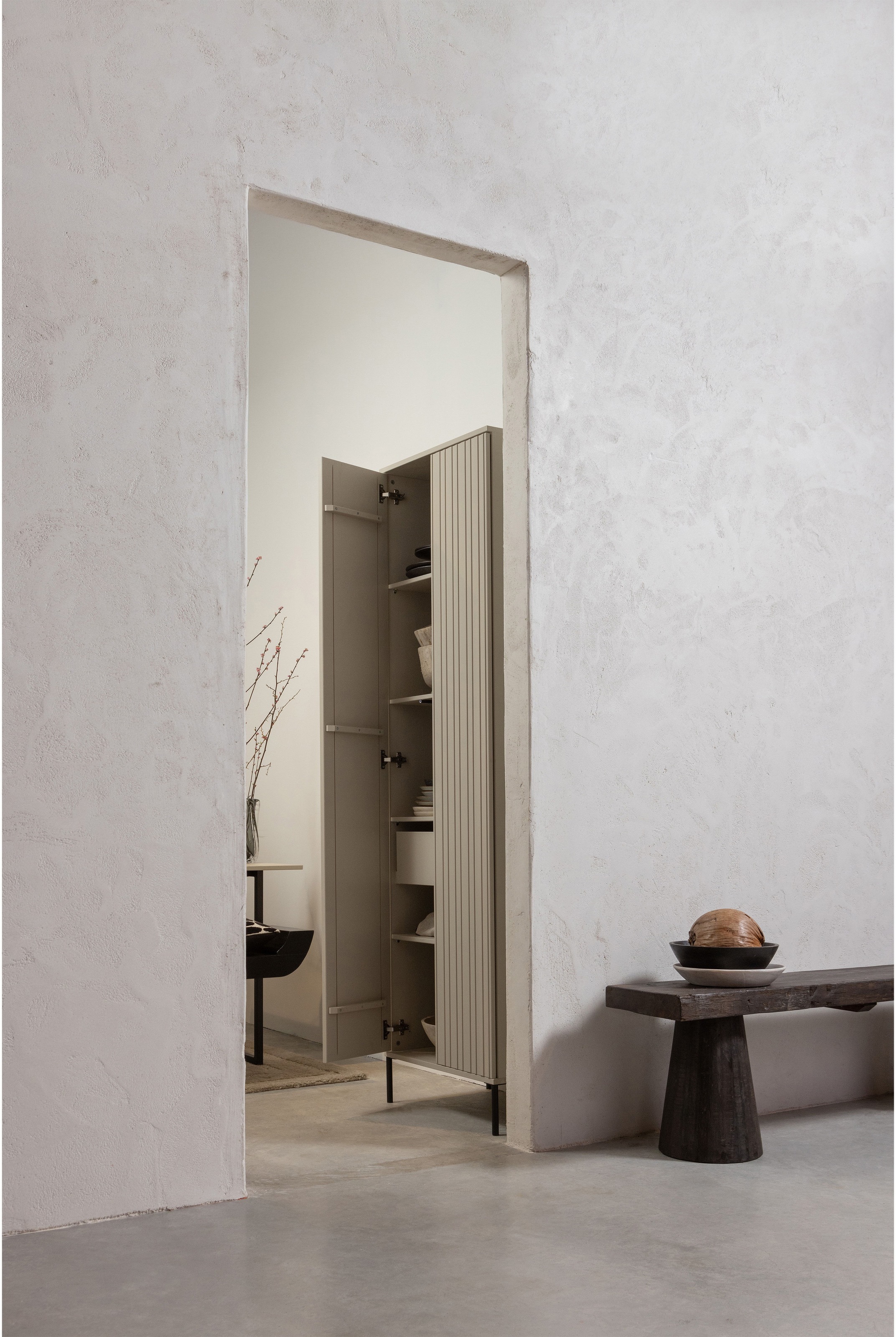 WOOOD Garderobenschrank »New Gravure, Mehrzweckschrank mit 5 Fächern« Gravure New Hochschrank von WOOOD mit Stauraum, Stil und Push-to-Open