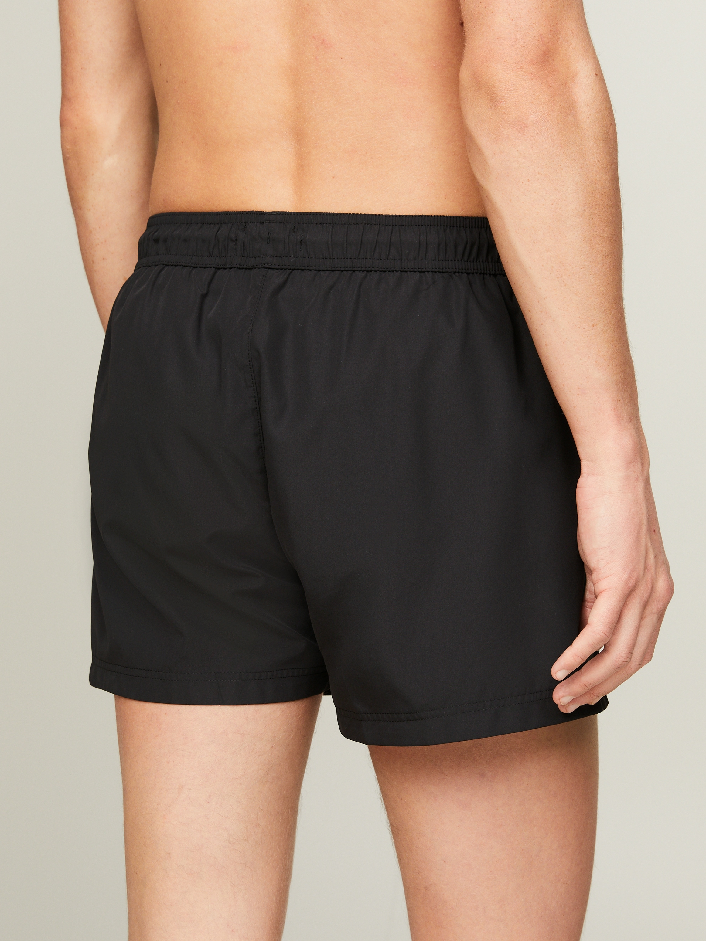 Tommy Hilfiger Swimwear Badeshorts »SF SHORT DRAWSTRING«, mit kultigem Logoschriftzug