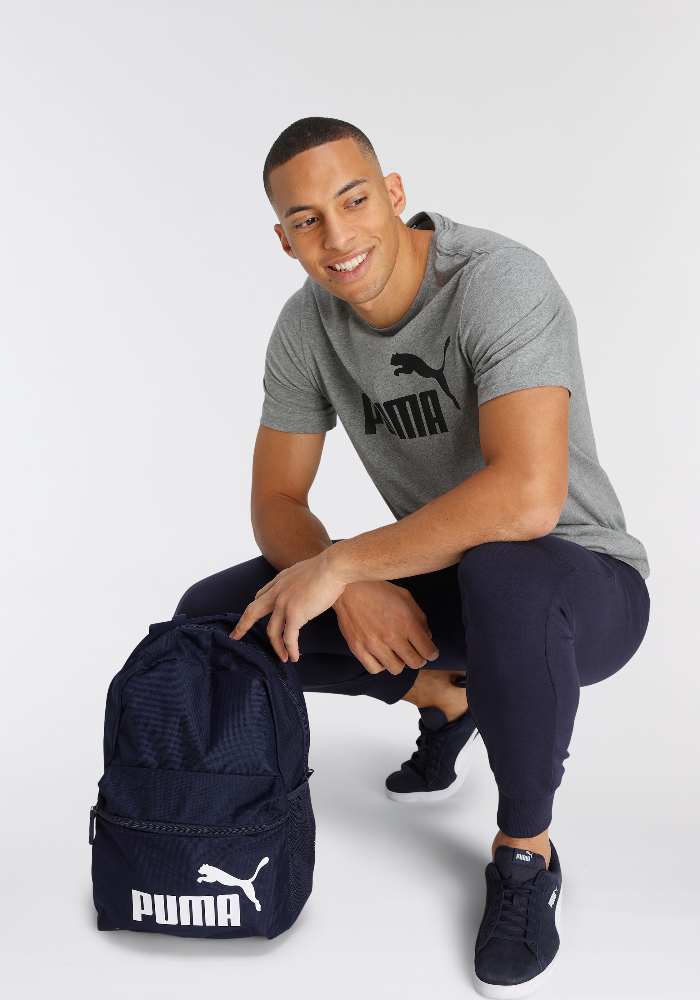 PUMA T-Shirt »ESS LOGO TEE« sportlicher Stil, Kurzarmdesign, aus Baumwolle