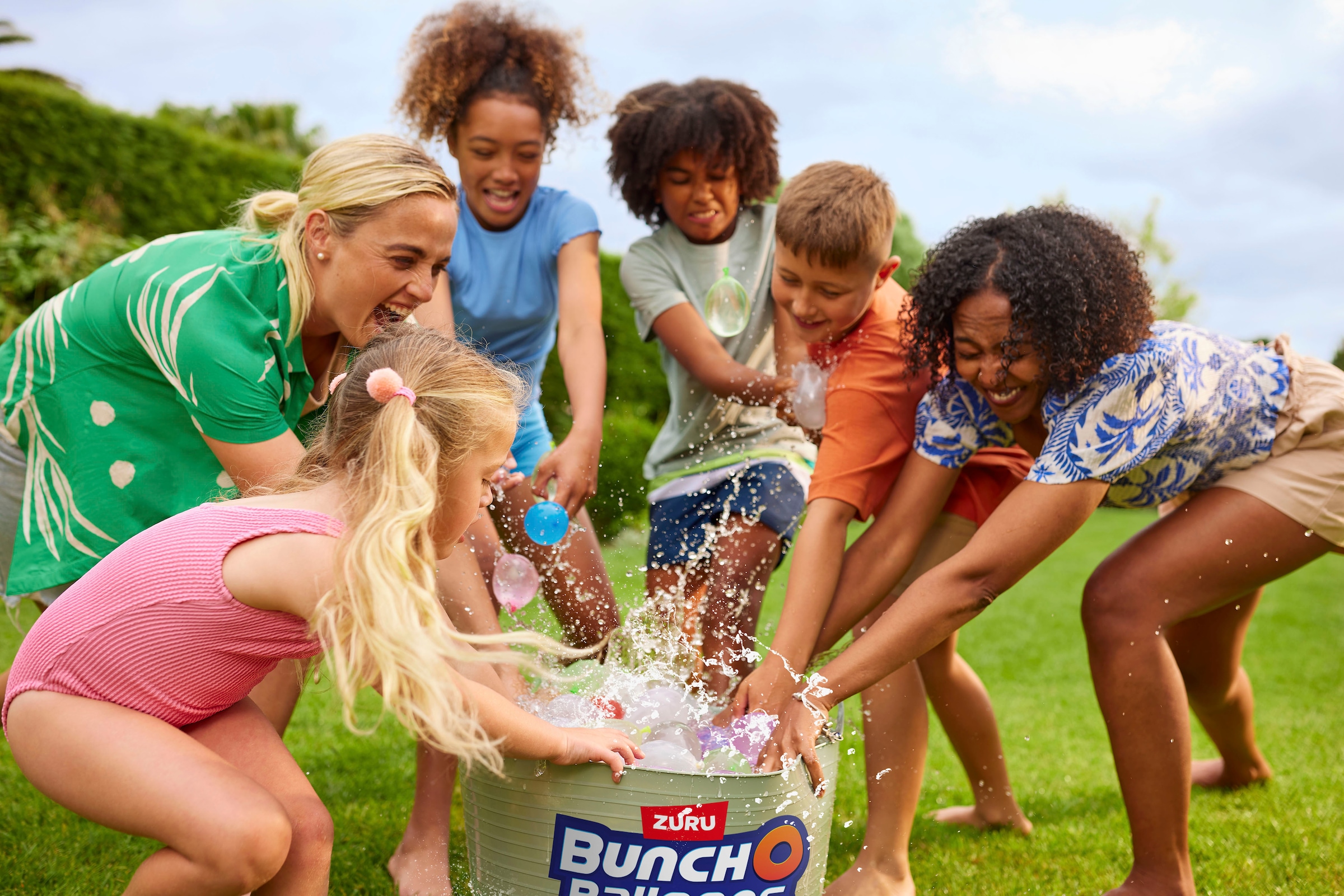 Bunch O Balloons Badespielzeug »Bunch O Balloons, 100+ Wasserballons Tropical Party«, aus recyceltem Material; Lieferung erfolgt farblich sortiert