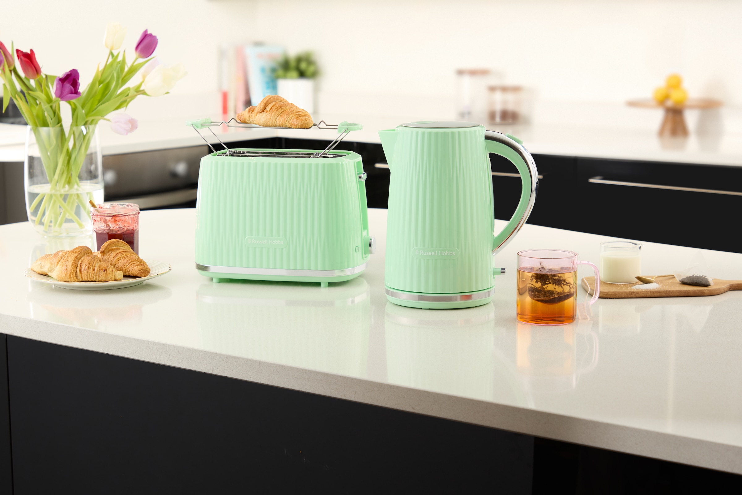 RUSSELL HOBBS Toaster »Eden 27374-56 Pistazie«, 2 Schlitze, 800 W, 6 Bräunungsstufen, Hebefunktion, Auftau-, Aufwärm- & Stoppfunktion