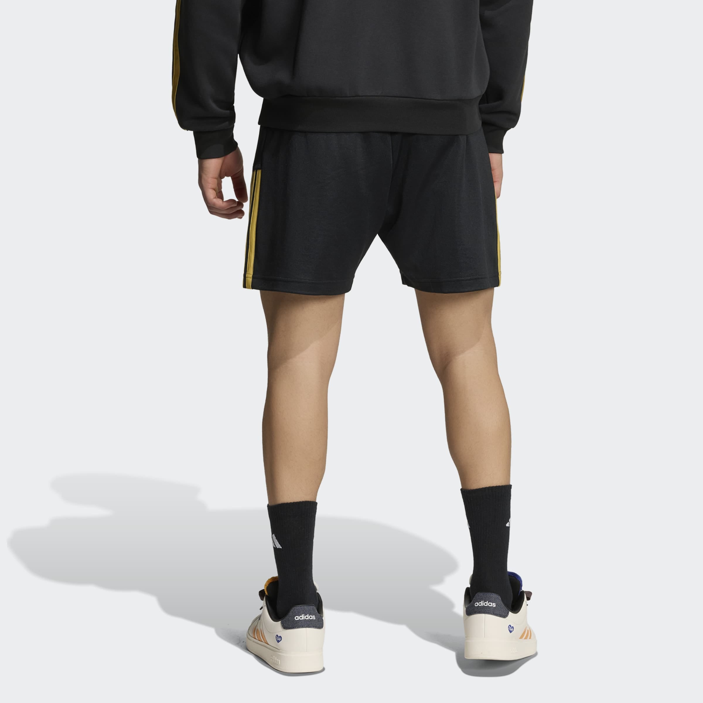 adidas Sportswear Shorts »ADIDAS X FORTNITE TIRO«  mit Kordelverschluss, sportlicher Stil, für Erwachsene, normale Weite