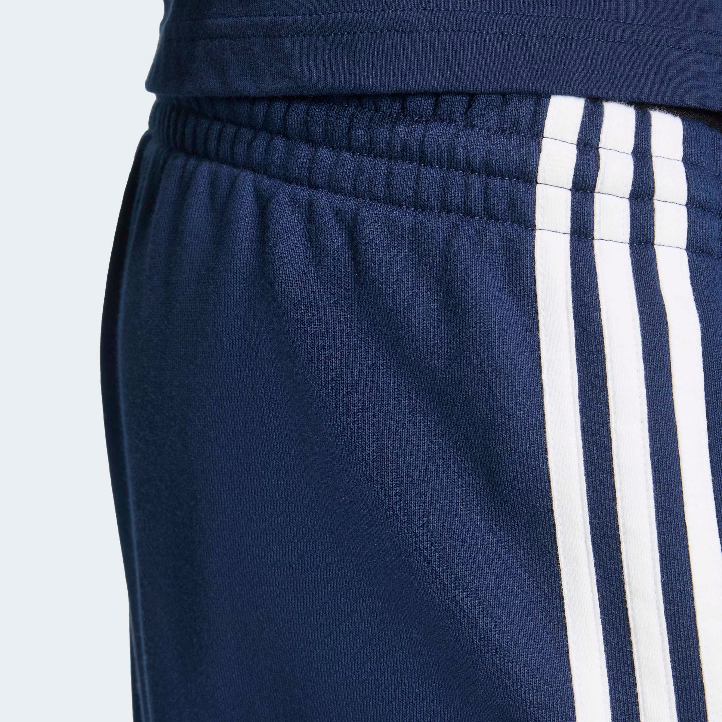 adidas Originals Shorts »3-STREIFEN«  sportlicher Stil, für Straße und Zuhause, aus weichem French Terry