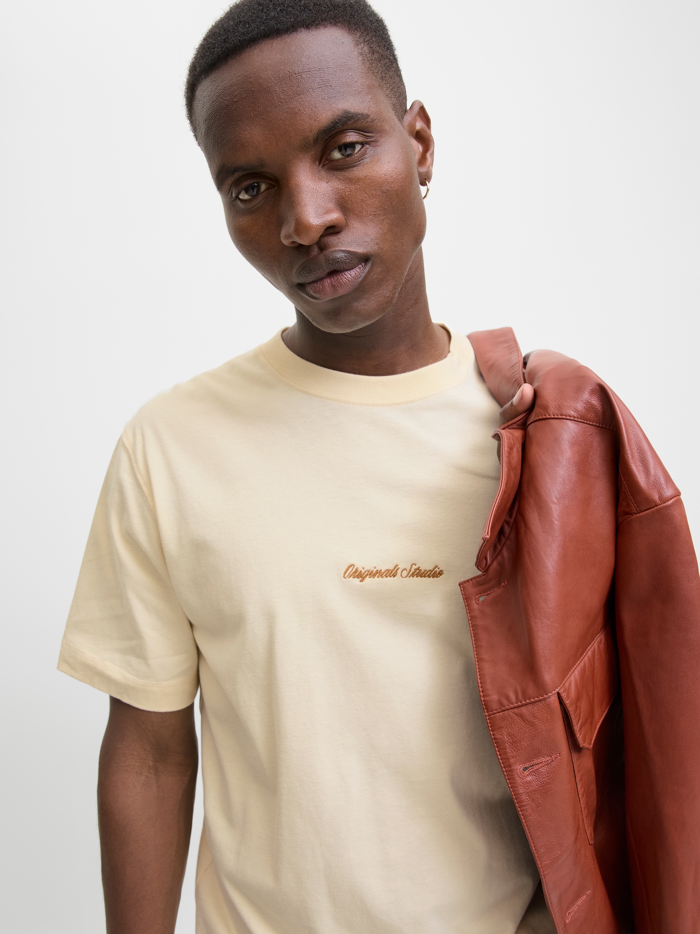 Jack & Jones Rundhalsshirt »JORNORREBRO EMB TEE SS CREW NECK NOOS« Baumwolle, locker geschnitten