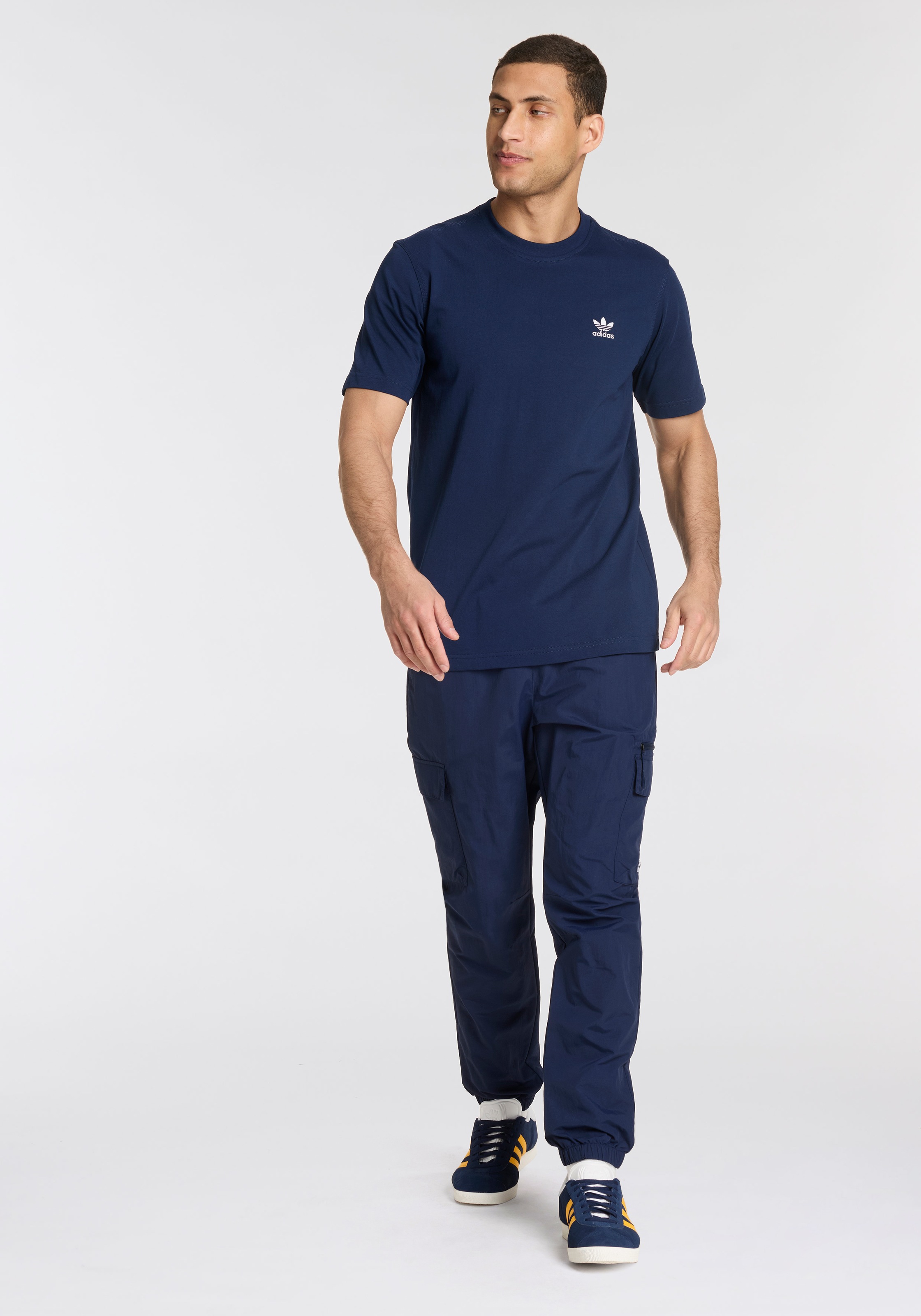 adidas Originals »TREFOIL ESS TEE« sportlicher Stil, Kurzarm, mit Rundhalsausschnitt