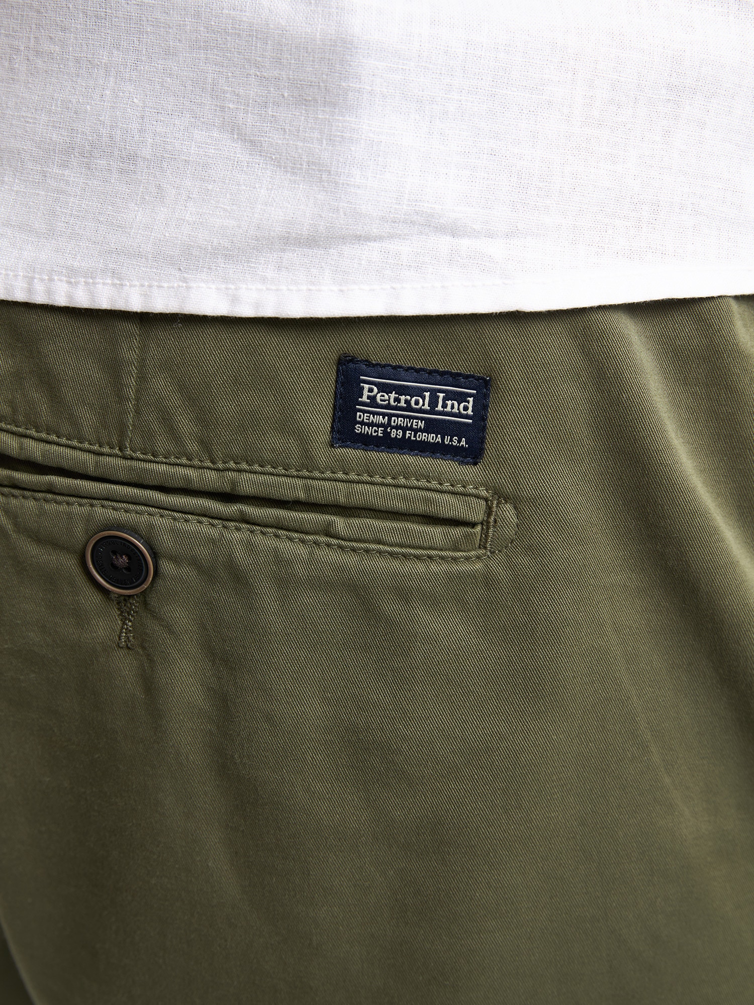 Petrol Industries Chinoshorts, mit Gürtel