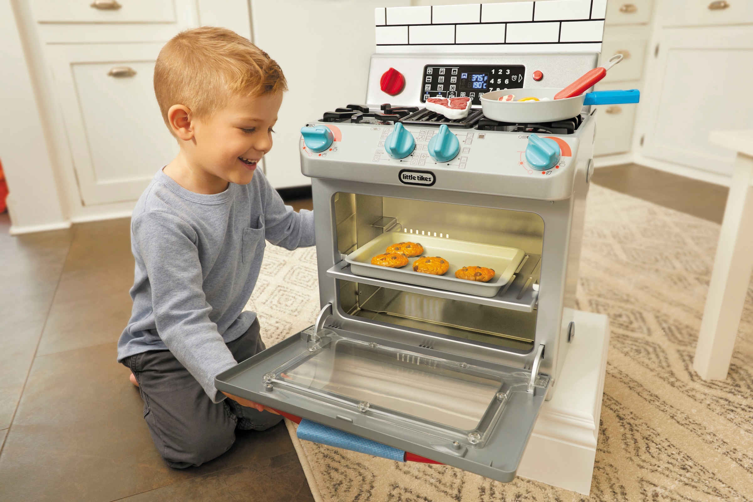 Little Tikes® Kinder-Herd »First Oven«, mit Licht und Sound