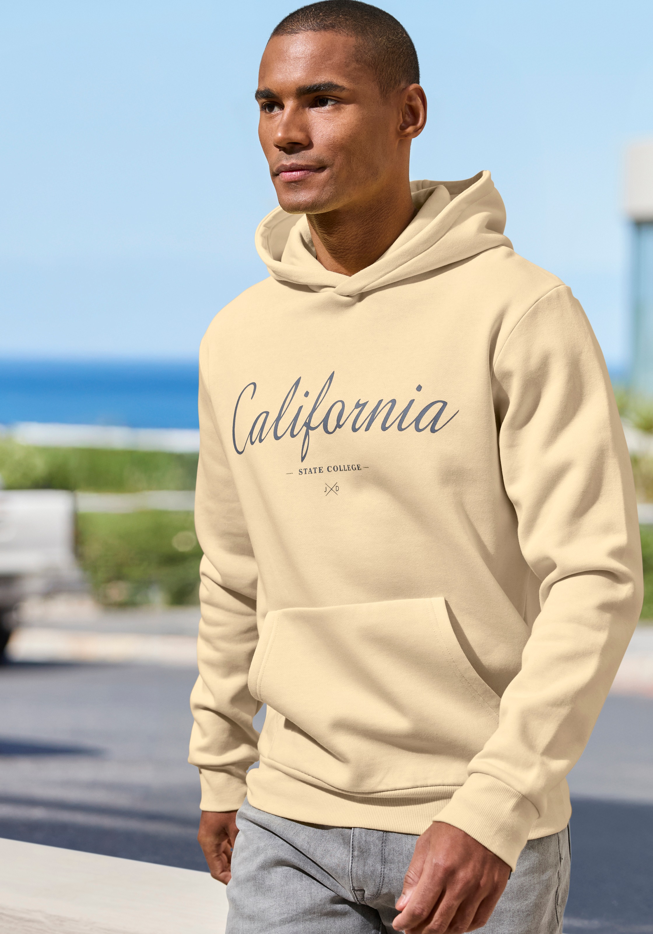 John Devin Hoodie , Sweatshirt mit coolem Druck, aufgesetzter Tasche und Kapuze
