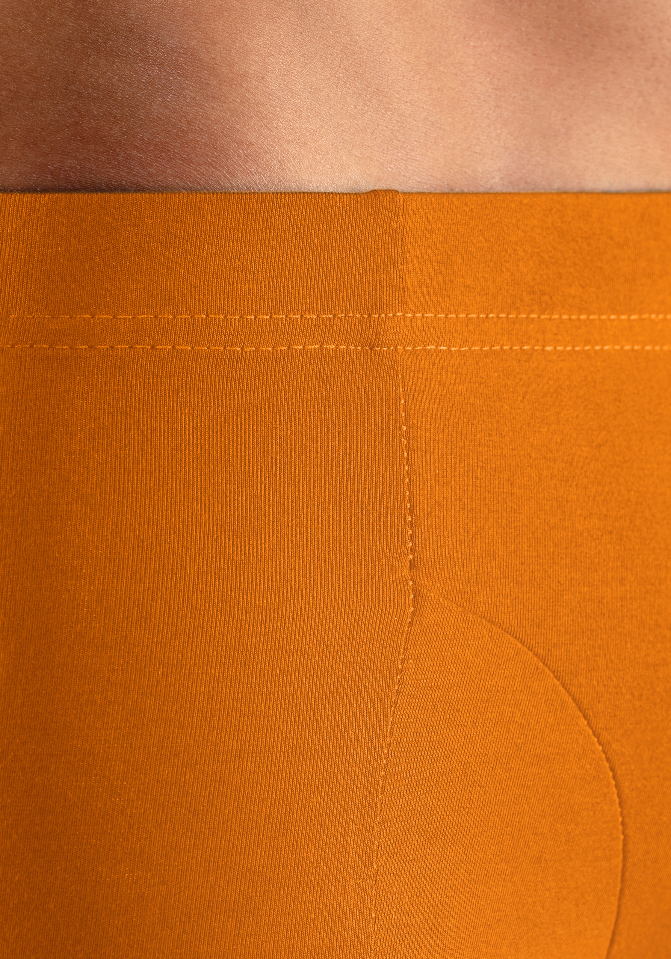 Bench. Boxer »Boxershorts für Herren«, (Dose, 4 St.), Unterhosen in der Dose mit kleinem Logodruck auf dem Bein