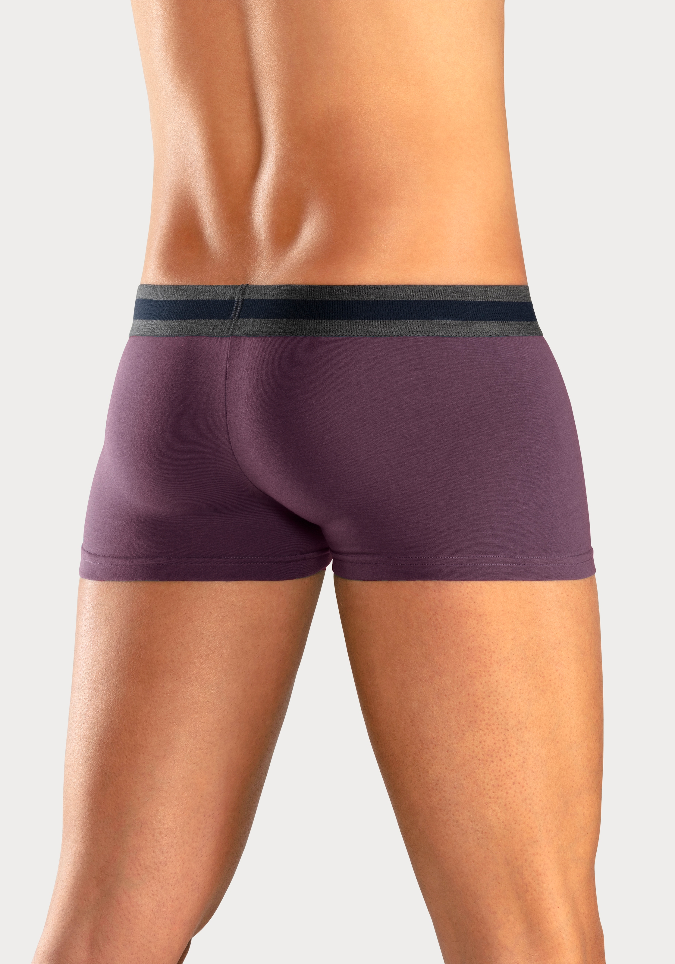 Bench. Hipster, (Packung, 4 St.), knapp sitzende Boxershorts aus Baumwollmischung