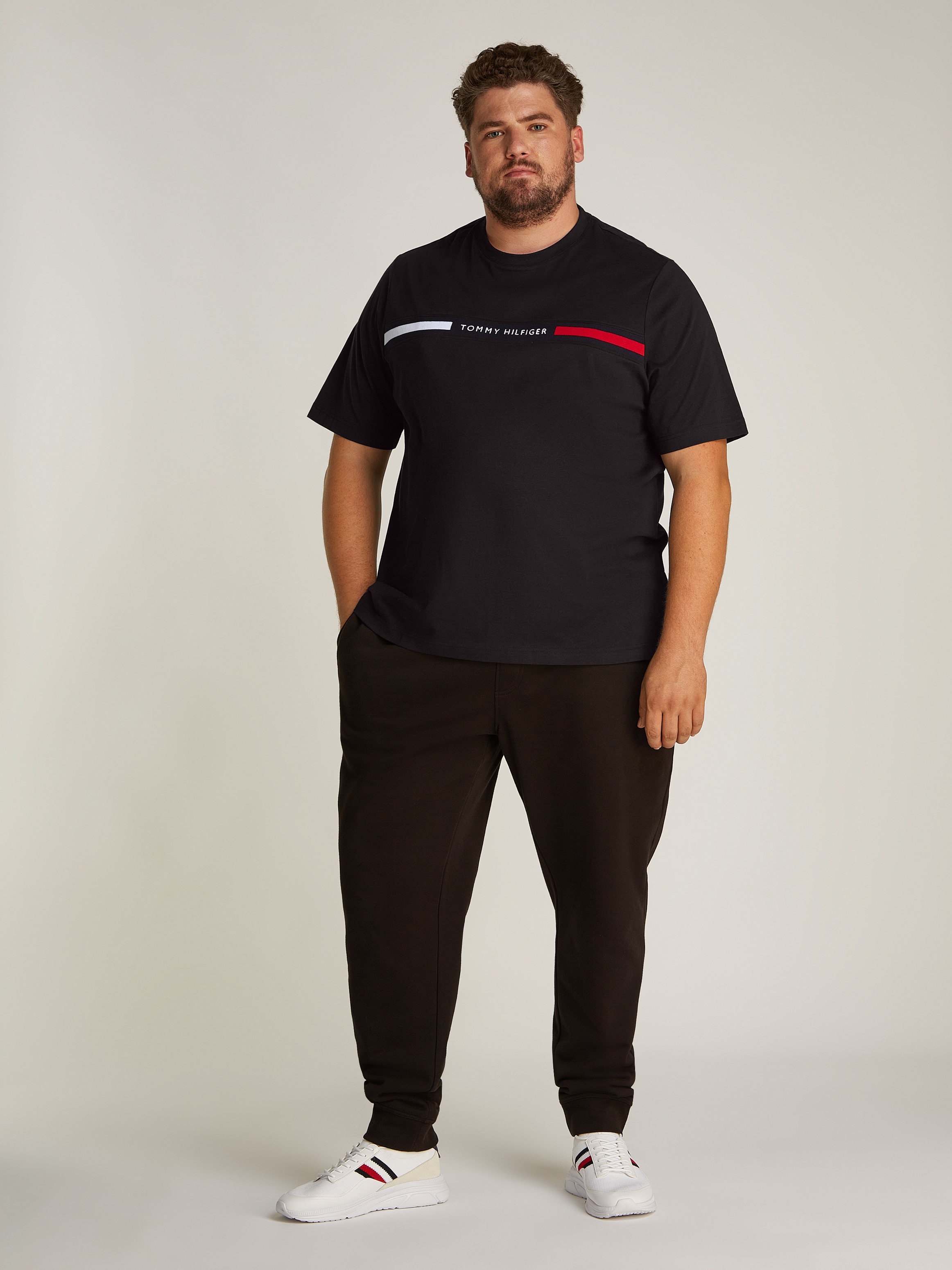Tommy Hilfiger Big & Tall Rundhalsshirt »BT-HILFIGER CHEST INSERT TEE-B«, in Großen Größen, Logostickerei