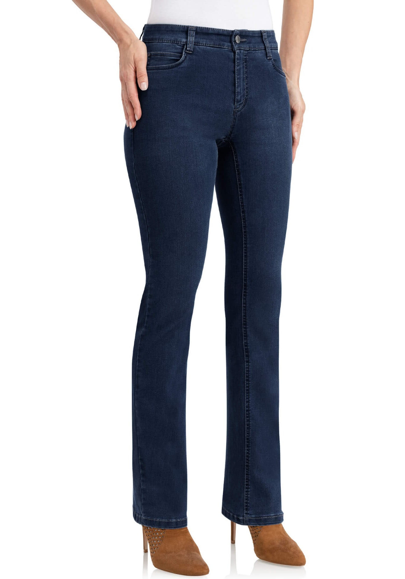 wonderjeans Bootcut-Jeans, Figurbetonte Form mit leicht ausgestelltem Bein