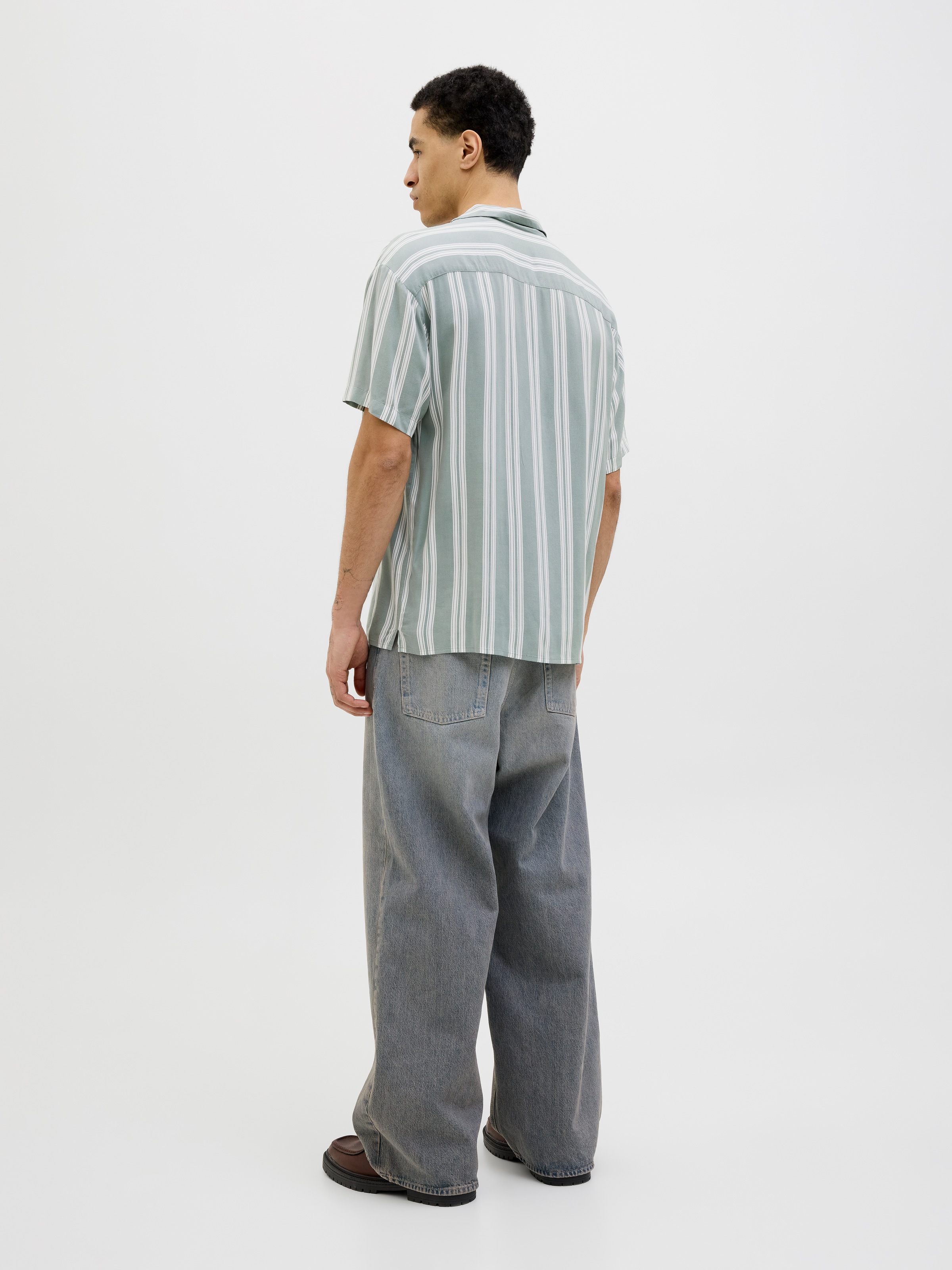 Jack & Jones Kurzarmhemd »JJEJEFF STRIPE RESORT SHIRT SS SN«, mit Streifen Muster
