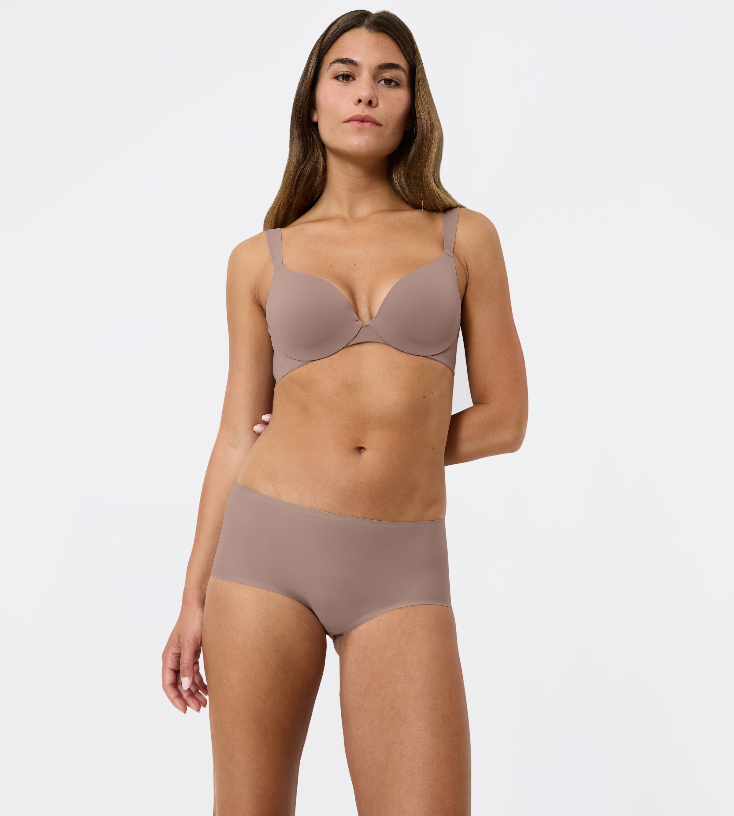 Triumph Bügel-BH »Body Make-Up Illusion« mit tiefem Dekolleté, gepolsterte Cups, Komfort-Bügel, Microfaser