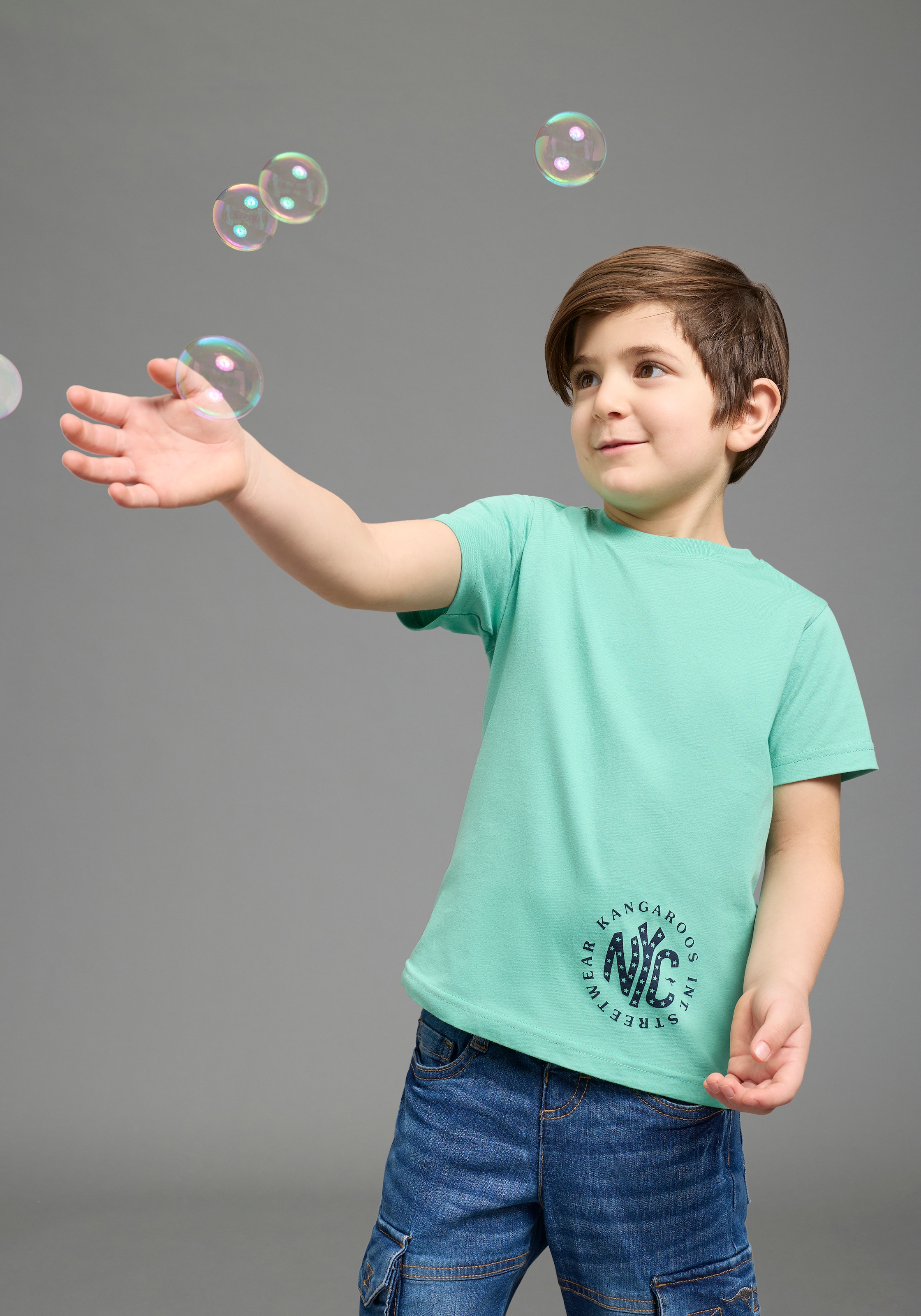 KangaROOS T-Shirt »Kangaroos 2er Pack T-Shirts« Packung, 2, 2 tlg. Basic Passform, mit Rundhalsausschnitt, bedruckt, aus Baumwolle