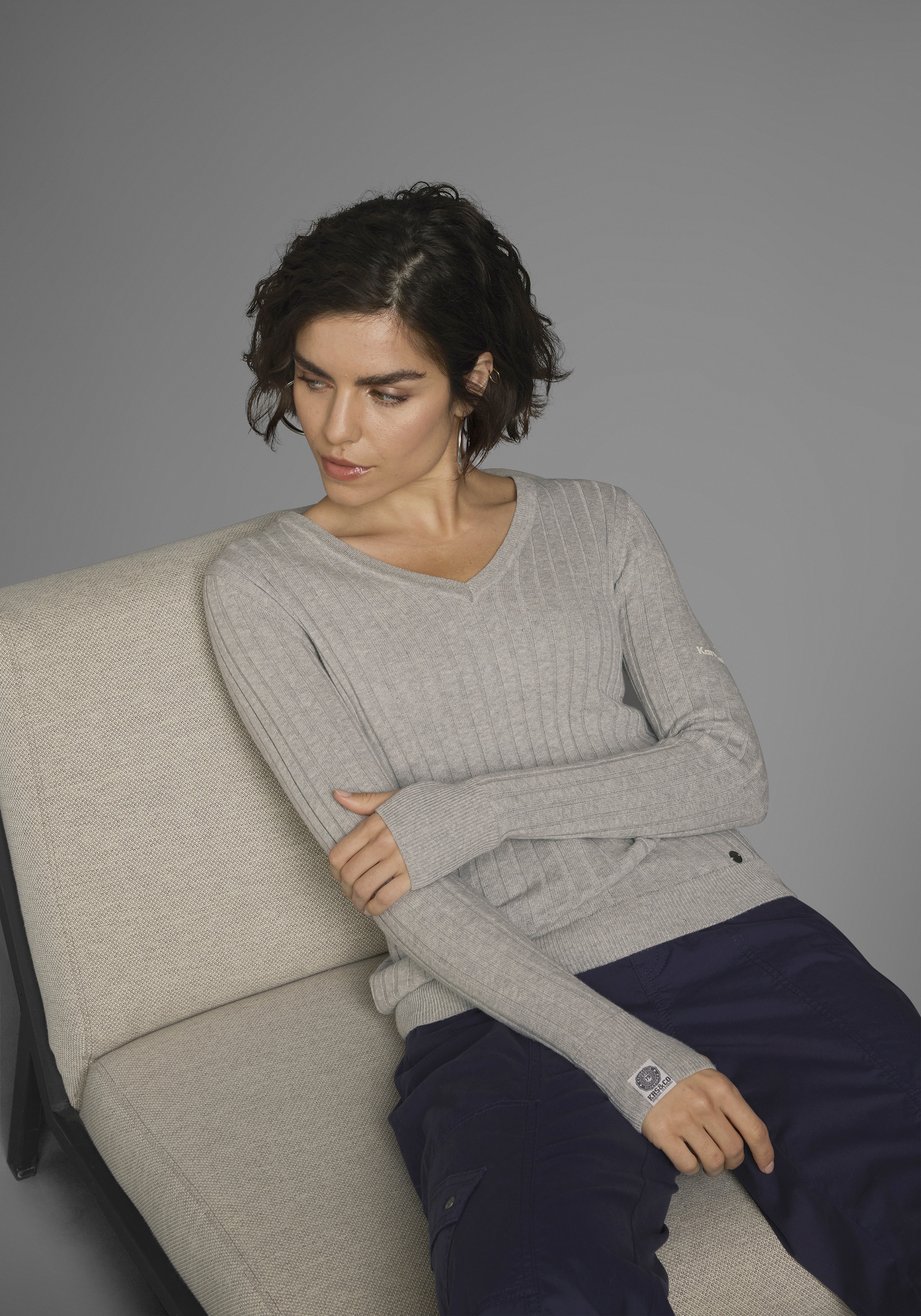 KangaROOS V-Ausschnitt-Pullover, in breit geripptem Feinstrick
