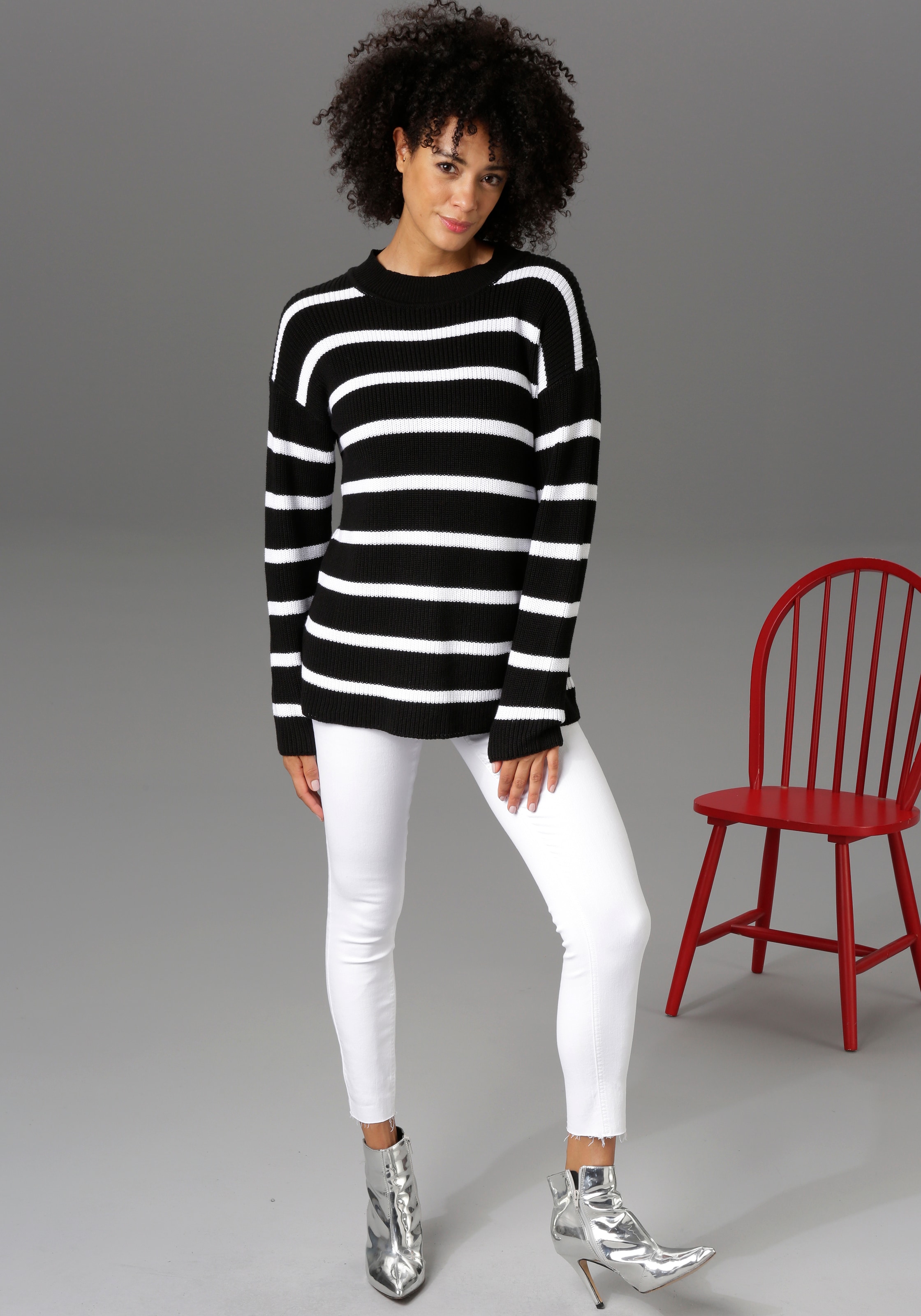 Aniston CASUAL Skinny-fit-Jeans, regular waist Beinabschluss - bei ♕ ausgefransten mit