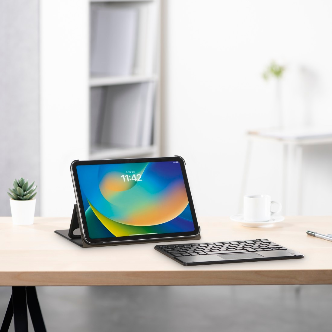Hama Tablet-Hülle »Tablet-Hülle f. iPad Air (10.9"/11“), Bluetooth-Tastatur, Touchpad« Tablet Bluetooth-Tastatur, Touchpad, Standfunktion, abnehmbare Tastatur