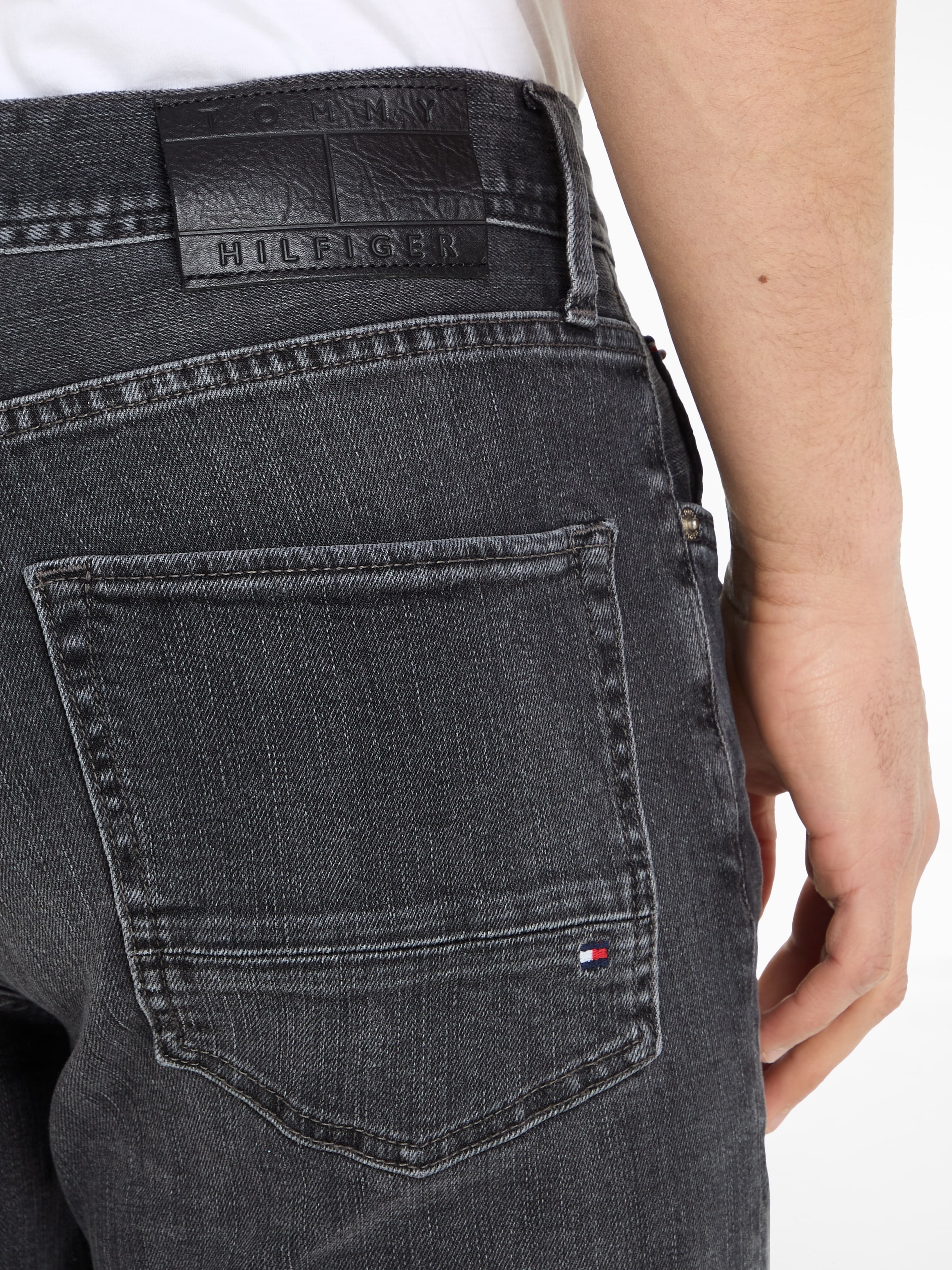 Tommy Hilfiger 5-Pocket-Jeans »STRAIGHT DENTON STR SALTON BLK«