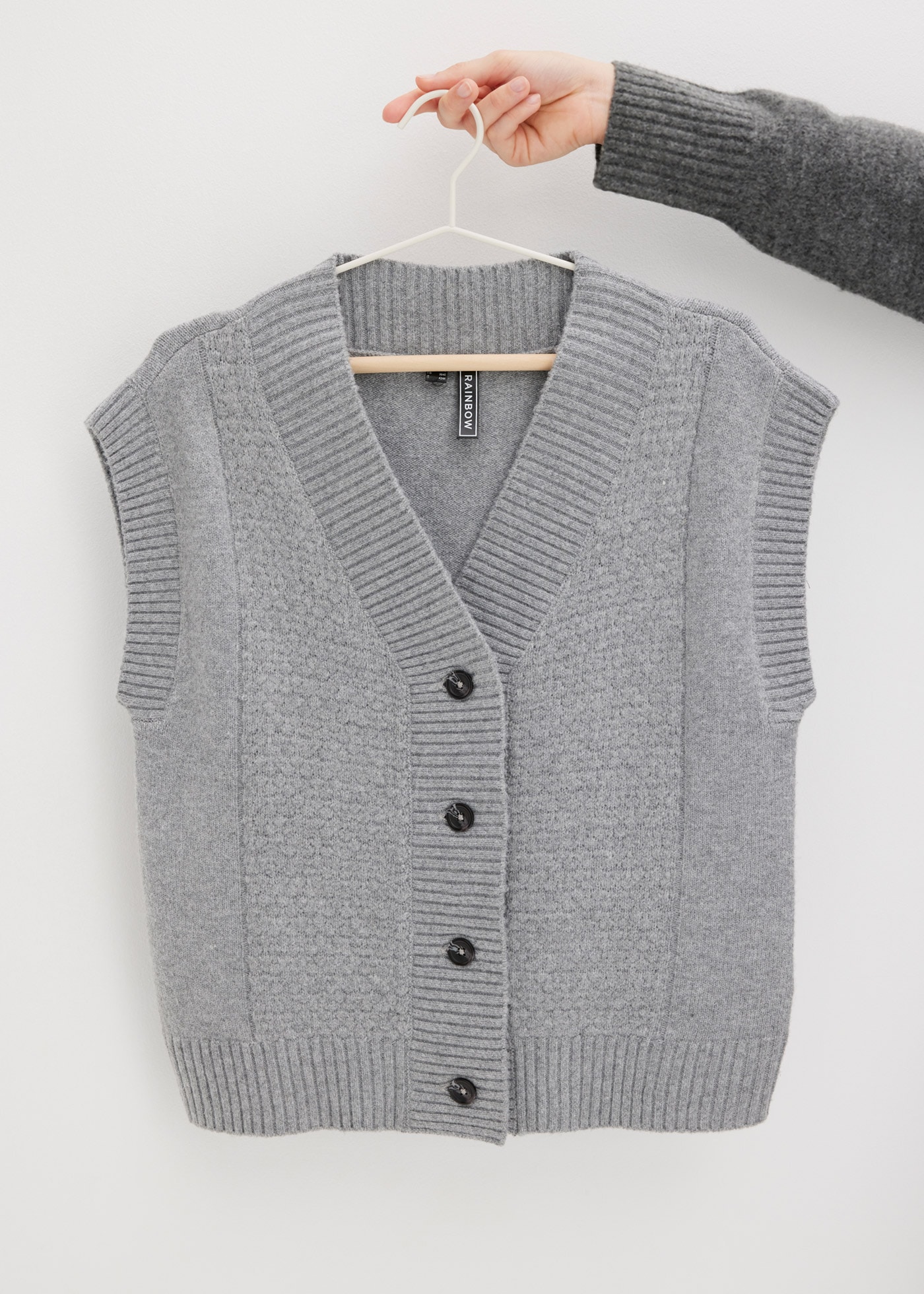 bonprix Strickweste »Strickweste mit Zopfmuster« toller Struktur-Mix, bequeme Passform, mit Knopfleiste