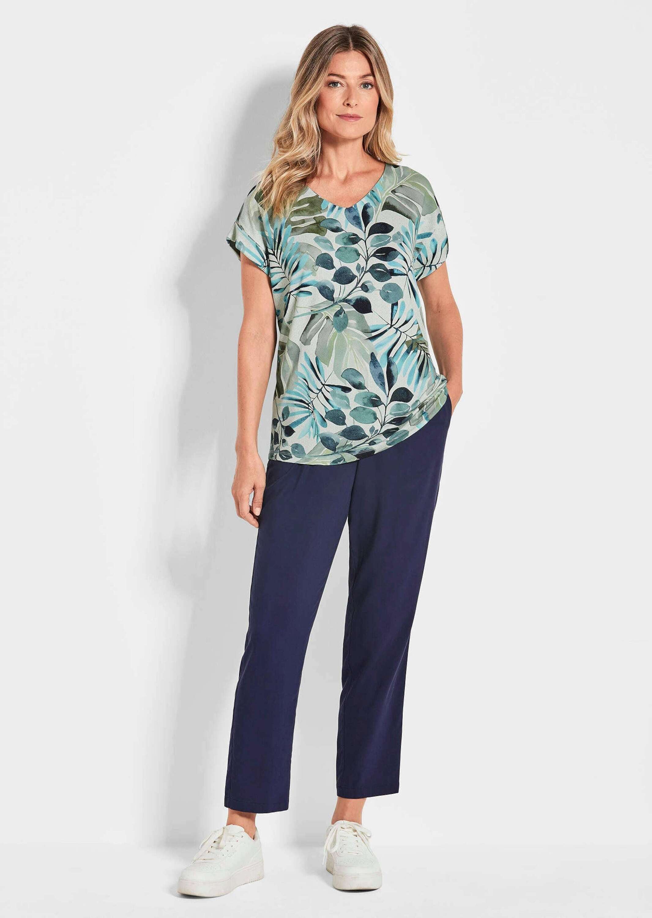 GOLDNER Kurzarmshirt »Kurzgröße Sommershirt mit Print, V-Ausschnitt« kleiner Aufschlag am Armabschluss