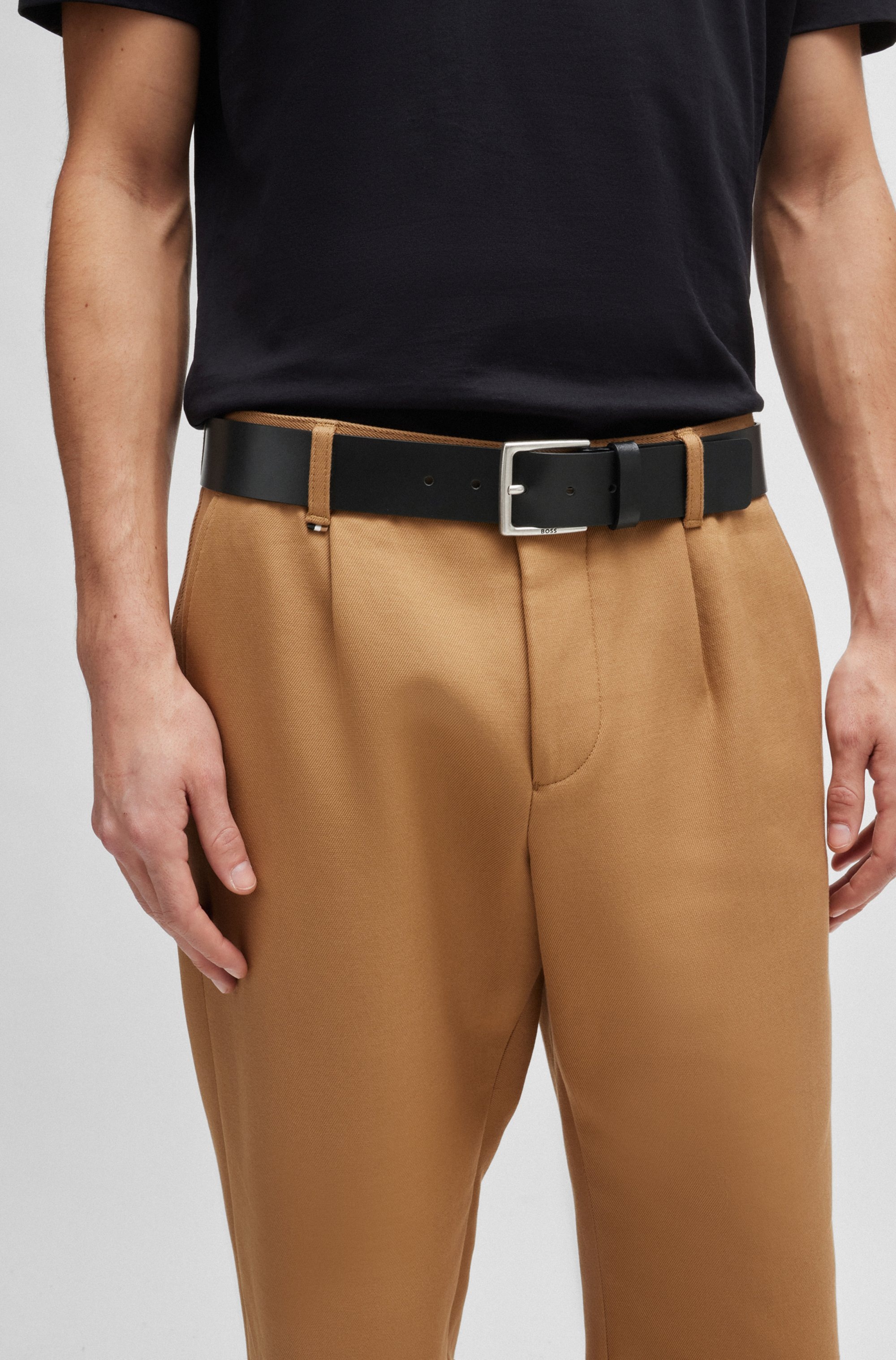 BOSS Ledergürtel »Rummi_Sz40« aus italienischem Leder mit Metall-Details in Antik-Optik