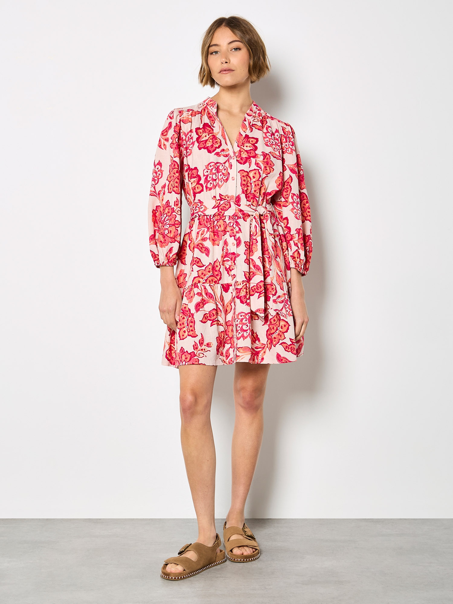 Apricot Minikleid »Malerisches Sarasa-Minikleid mit Blumenmuster« mit Gürtel