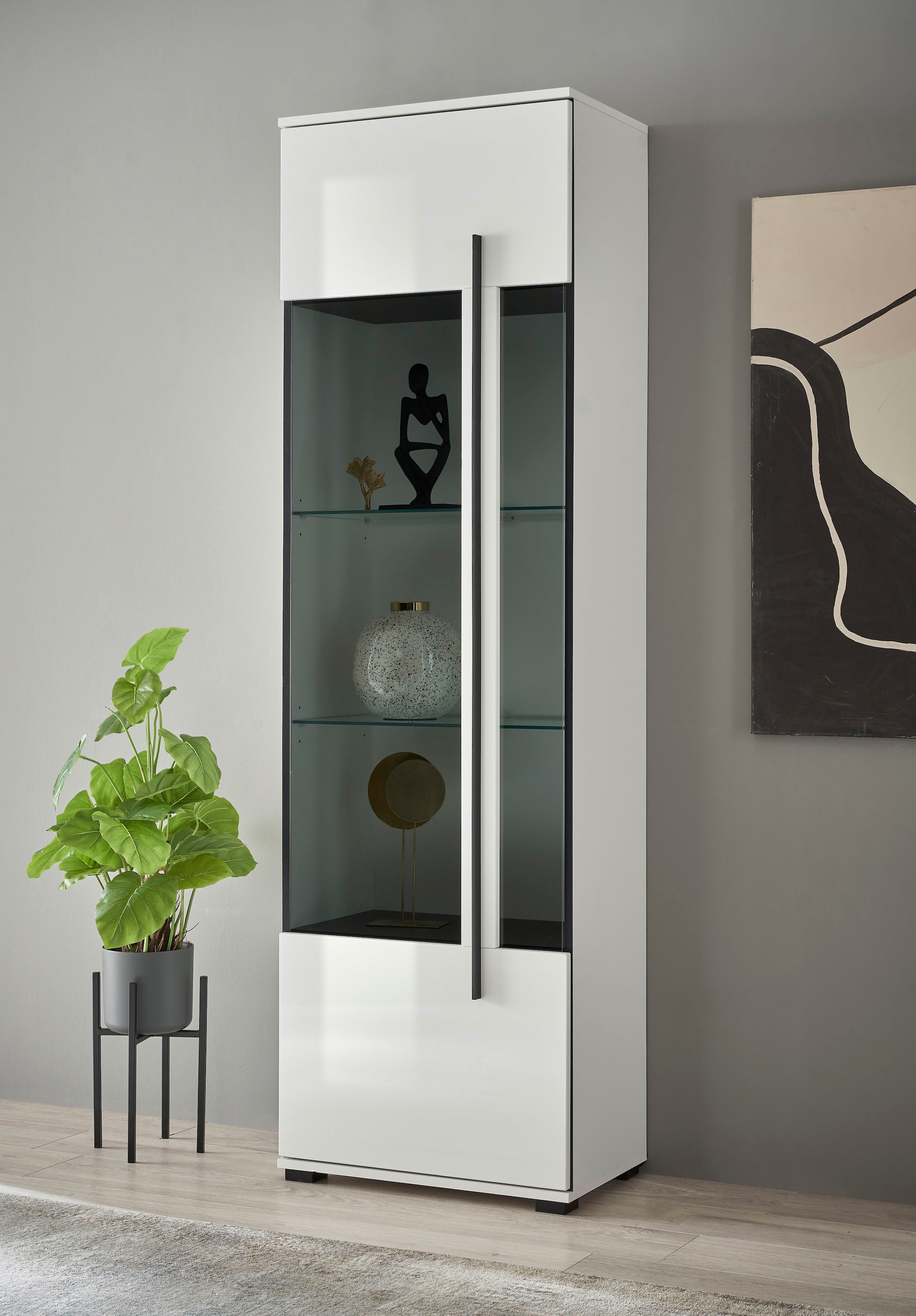 INOSIGN Vitrine »Cantara, Vitrinenschrank in Eiche Evoke oder weiß, Standvitrine«, schwarzer Stangengriff, ausreichend Stauraum, vielseitig einsetzbar