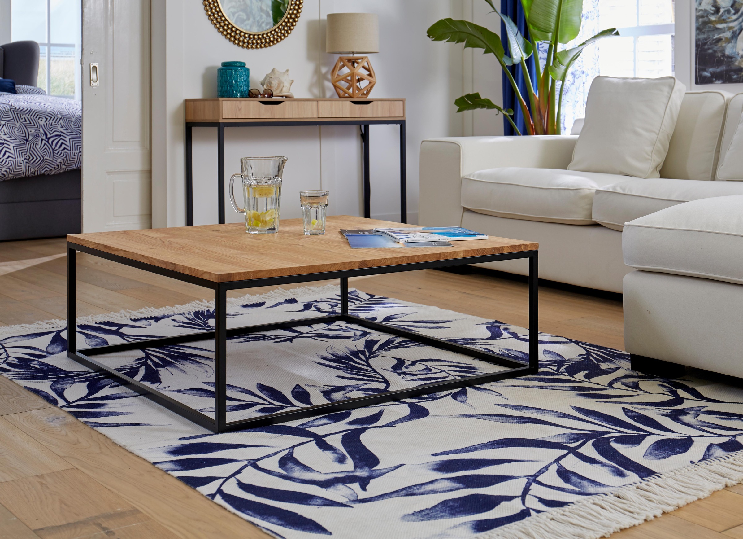 Home affaire Couchtisch »Voorst«, aus massiver Eiche und Metallgestell