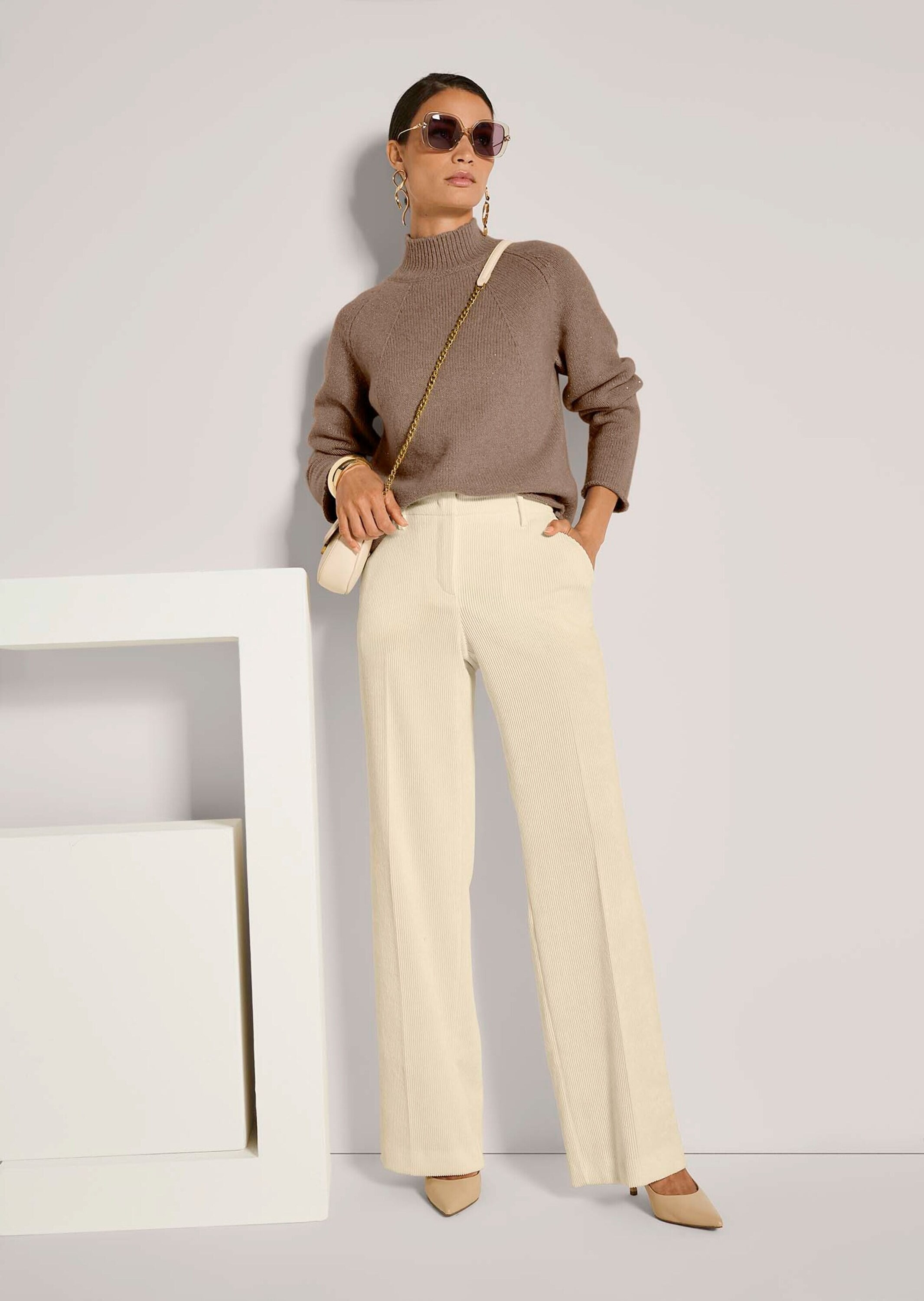 MADELEINE Longpullover »Strickpullover Moderner Glattstrickpullover mit Stehkragen« mit Glanzgarneffekt