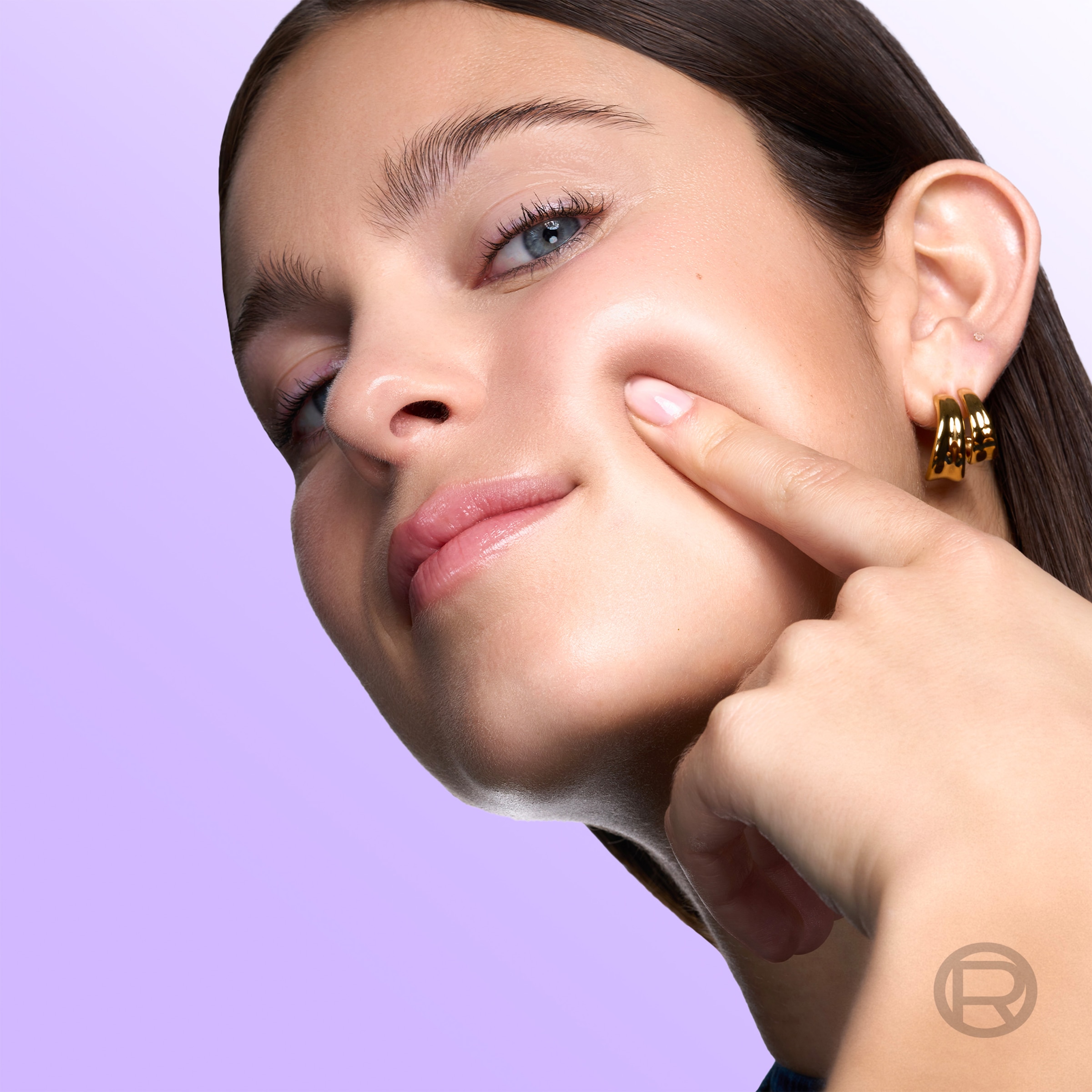 L'ORÉAL PARIS Gesichtsfluid »REVITALIFT GLASS SKIN FEUCHTIGKEITSFLUID« glättet die Hautoberfläche für eine glowy Ausstrahlung