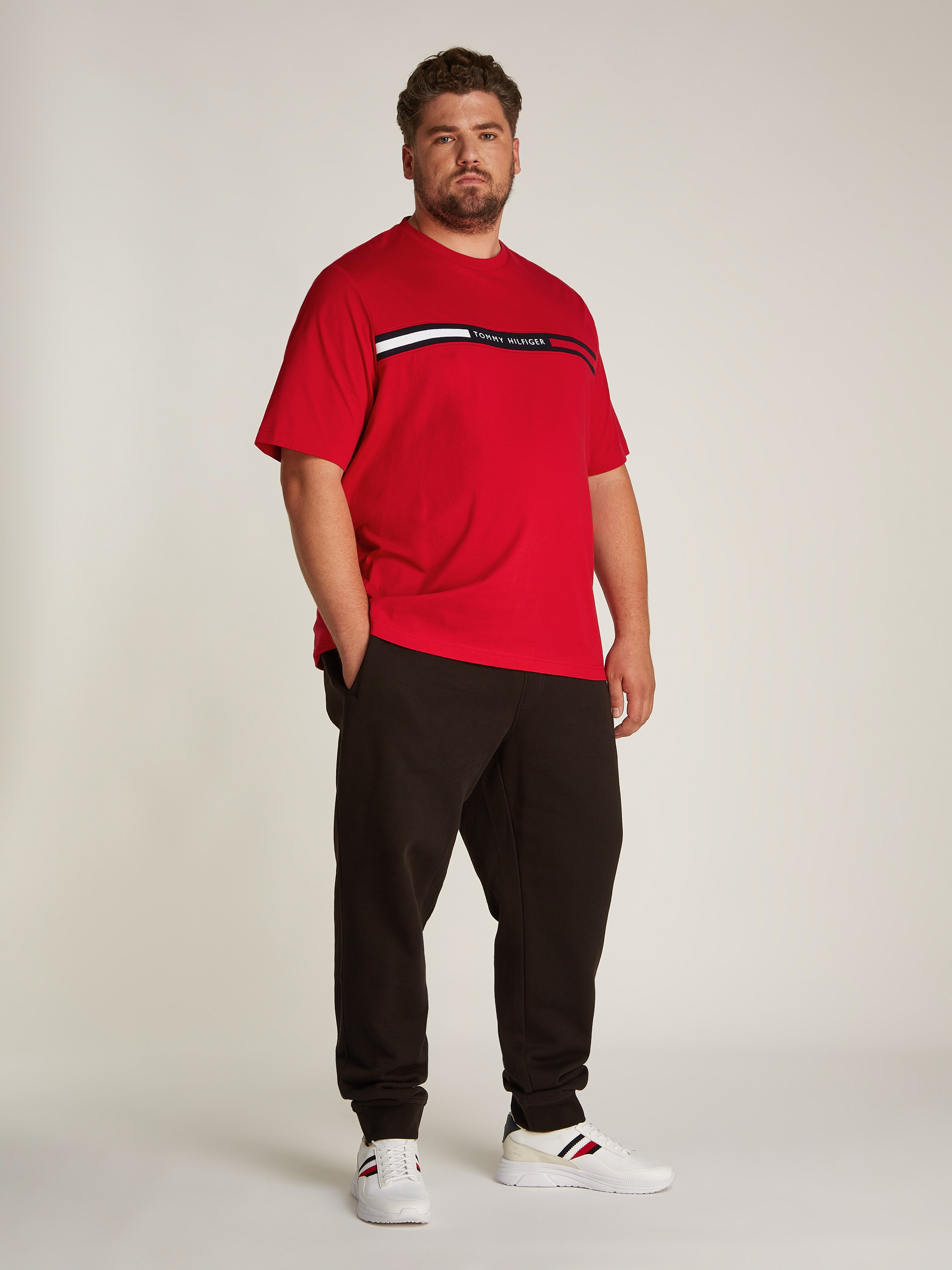 Tommy Hilfiger Big & Tall Rundhalsshirt »BT-HILFIGER CHEST INSERT TEE-B«, in Großen Größen, Logostickerei
