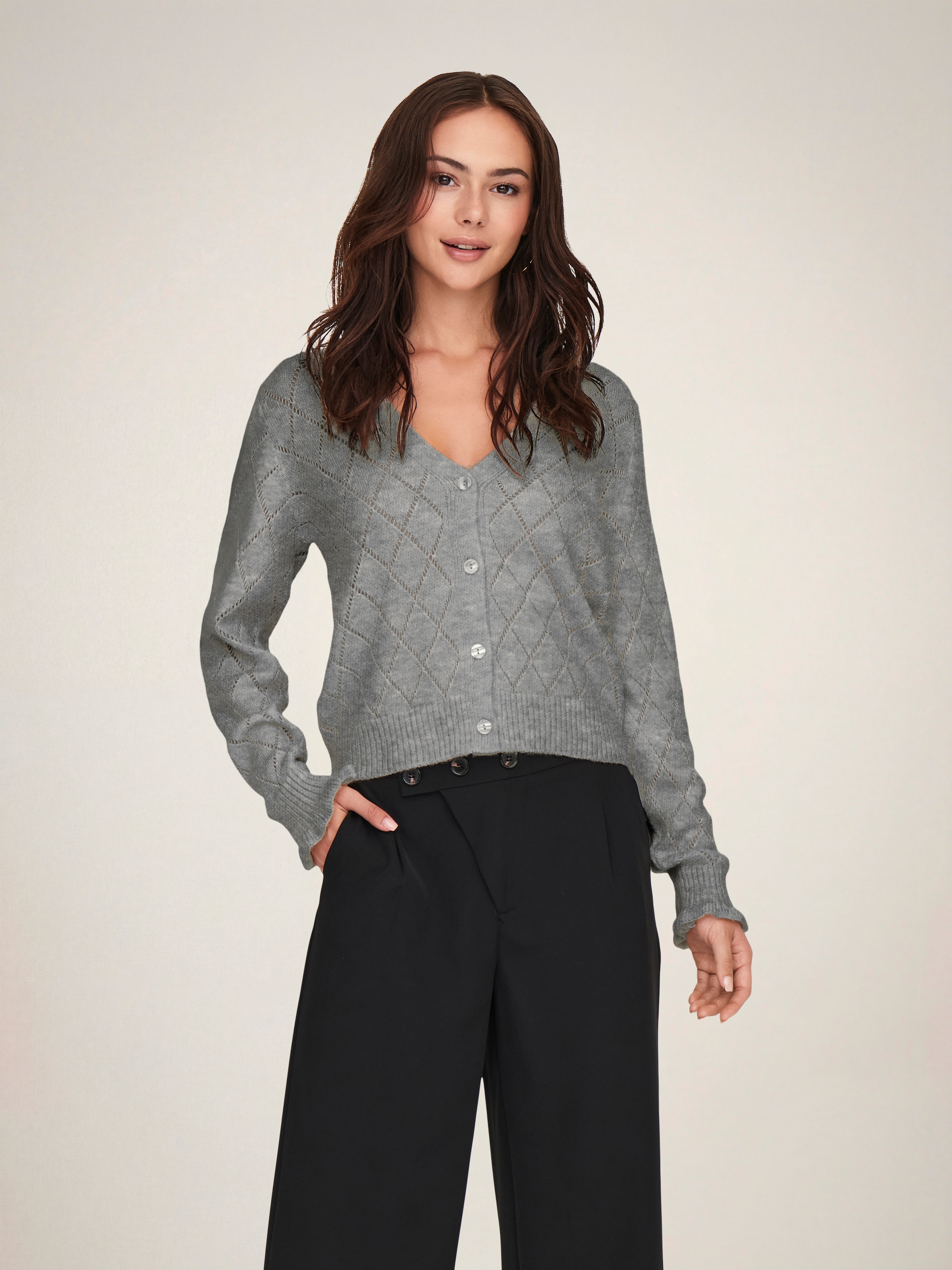 JDY Strickjacke »JDYLETTY L/S V-NECK STRUC CARDI KNT NOOS«
