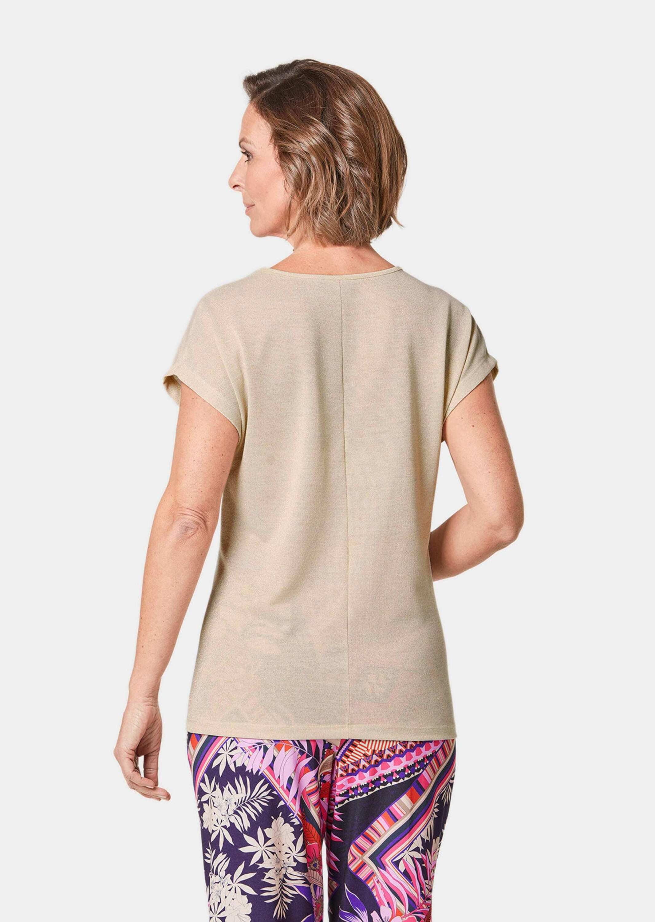 GOLDNER Kurzarmshirt »Kurzgröße Elegantes Shirt mit feinen Glanzgarnen« mit kleinen Cutouts am Ausschnitt