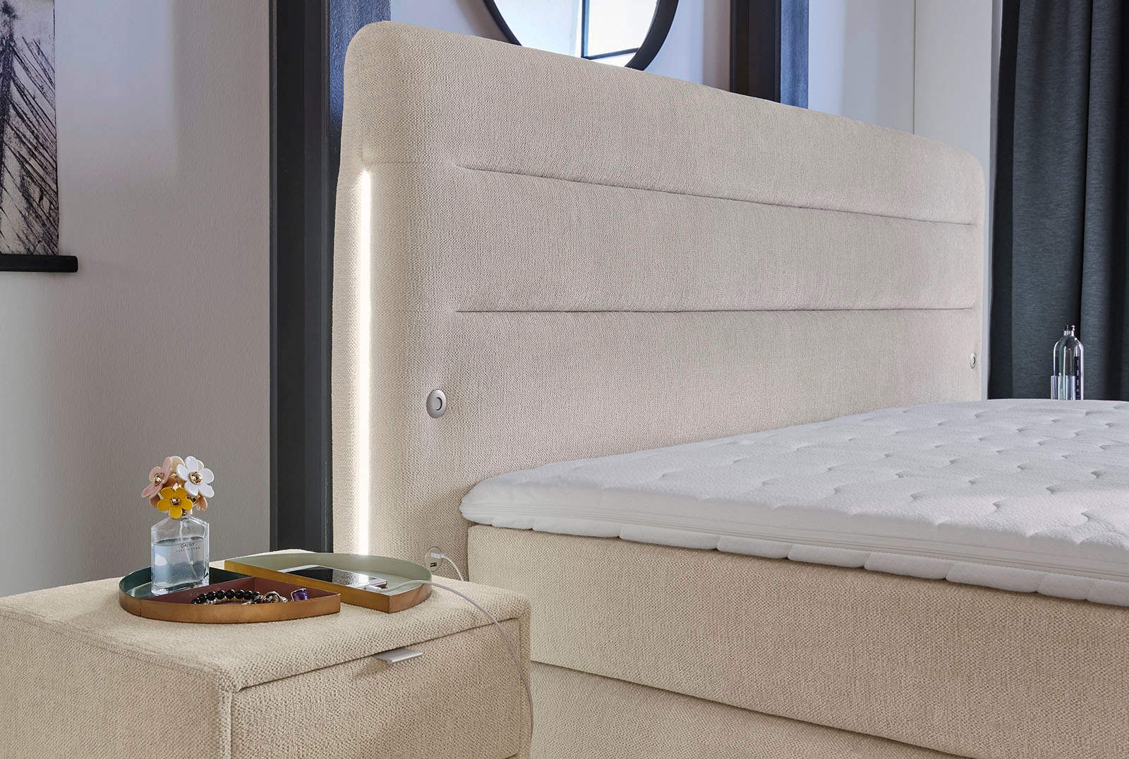 Jockenhöfer Gruppe Boxspringbett »Livia«, inklusive LED-Beleuchtung, 4x USB-Ladeports, 7-Zonen-TTFK-Matratze