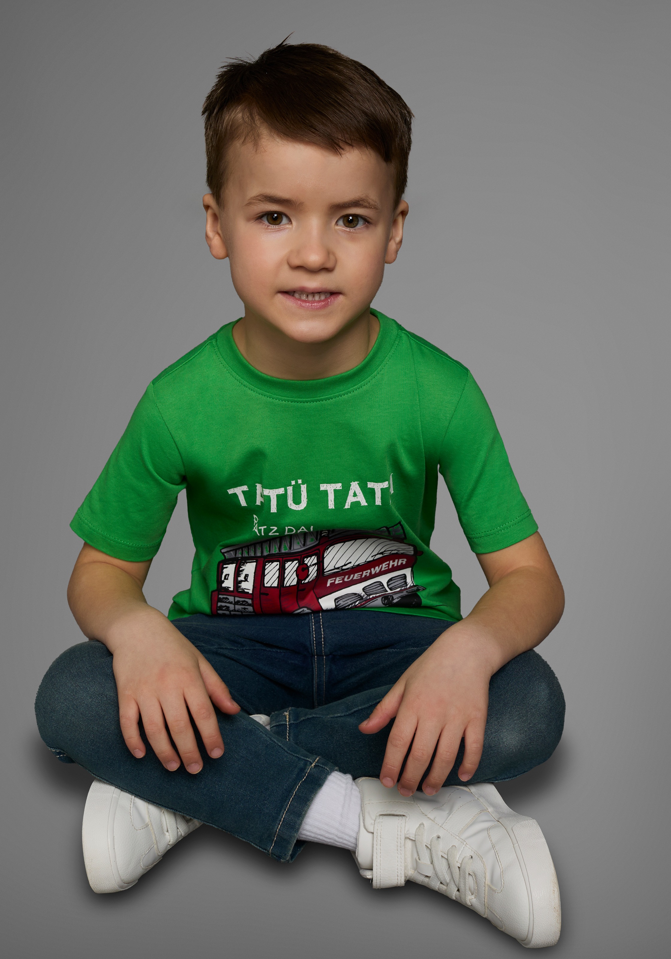 KIDSWORLD T-Shirt »Feuerwehr-Druck: PLATZ DA«, Kurzarm, basic geschnitten, mit coolen Statements