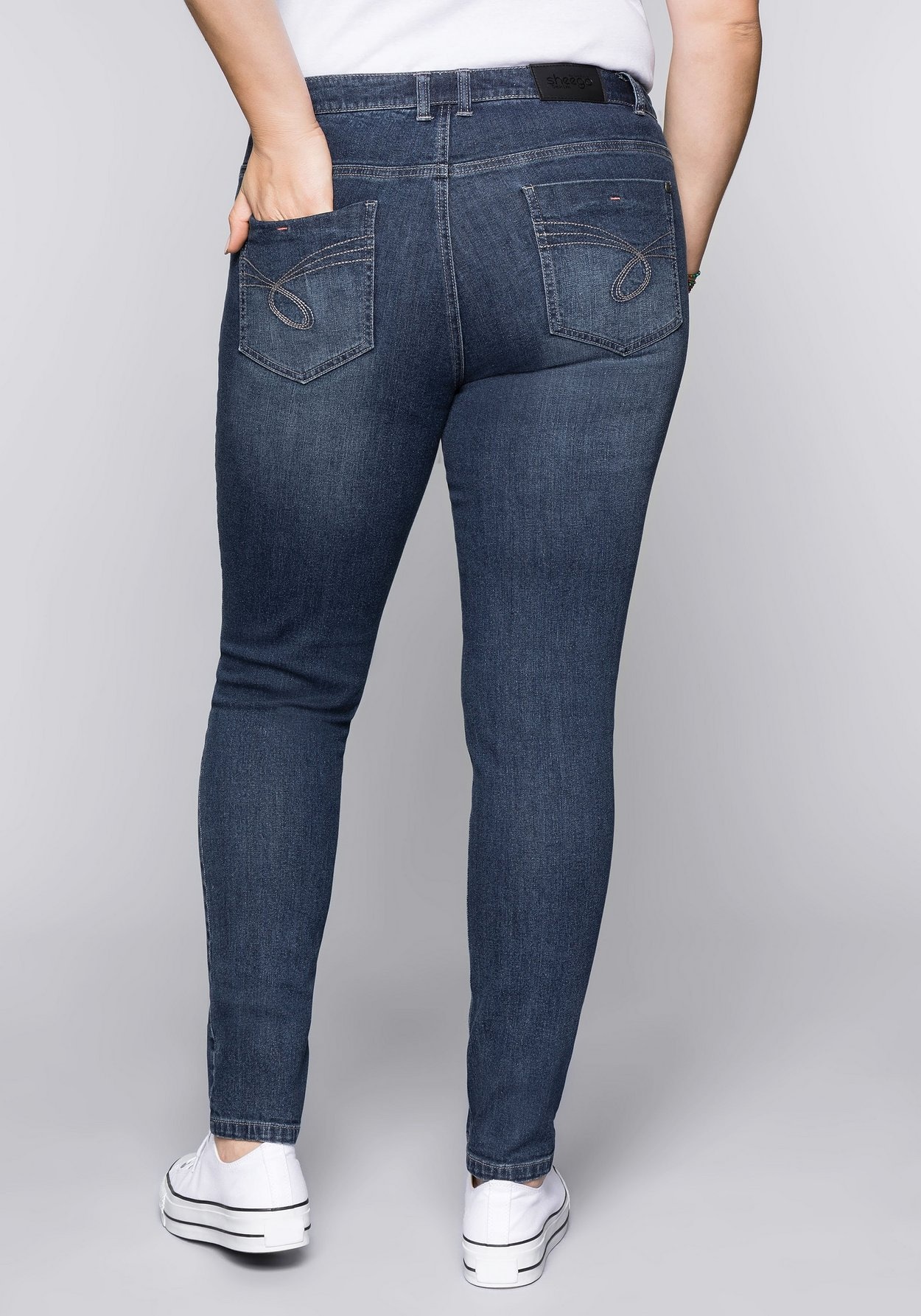 Sheego Stretch-Jeans »Jeans in schmaler Form«, in schmaler Form