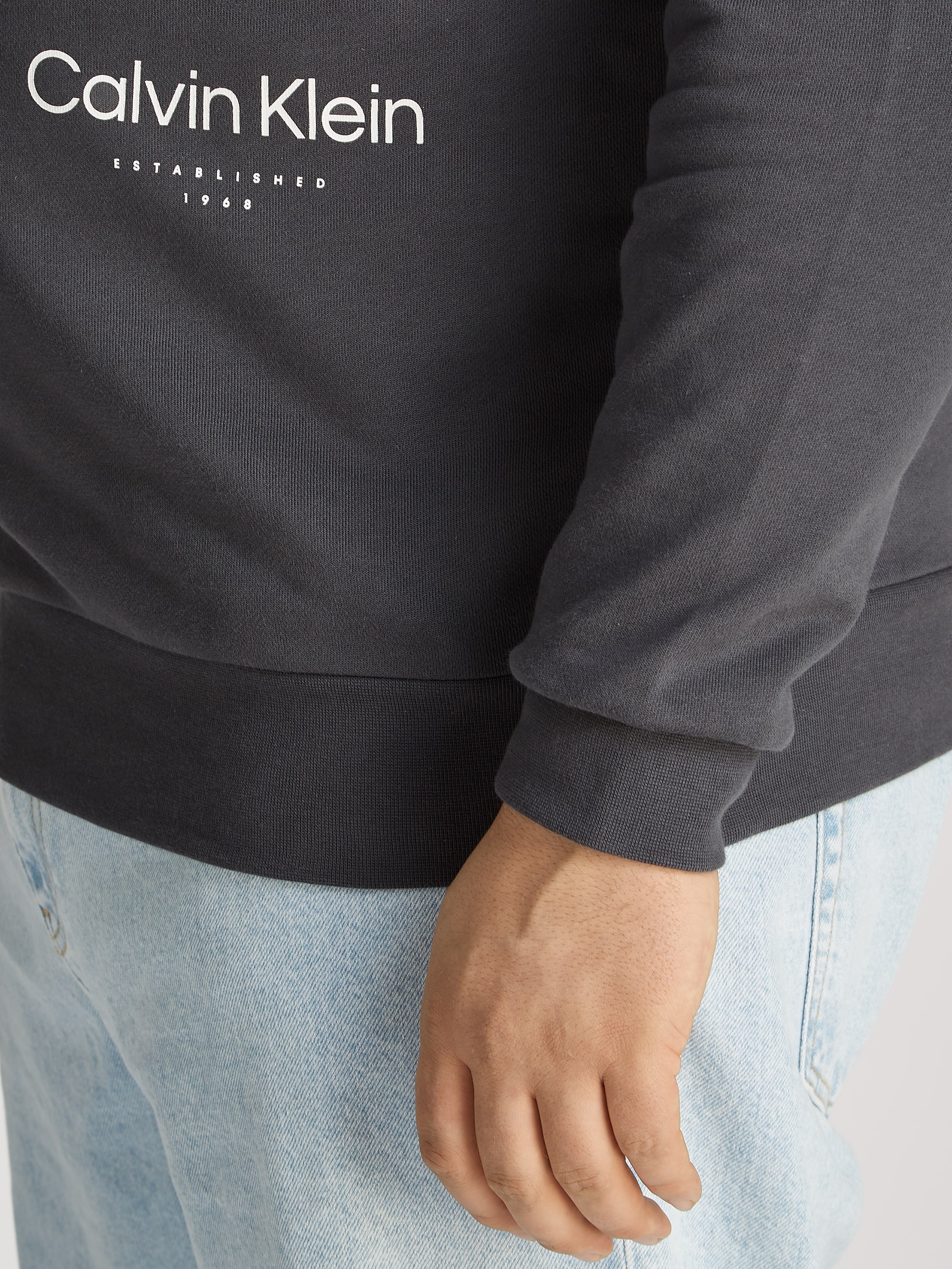 Calvin Klein Big&Tall Sweatshirt »BT_OFF PLACEMENT LOGO SWEATSHIRT«, in großen Größen mit Logoschriftzug