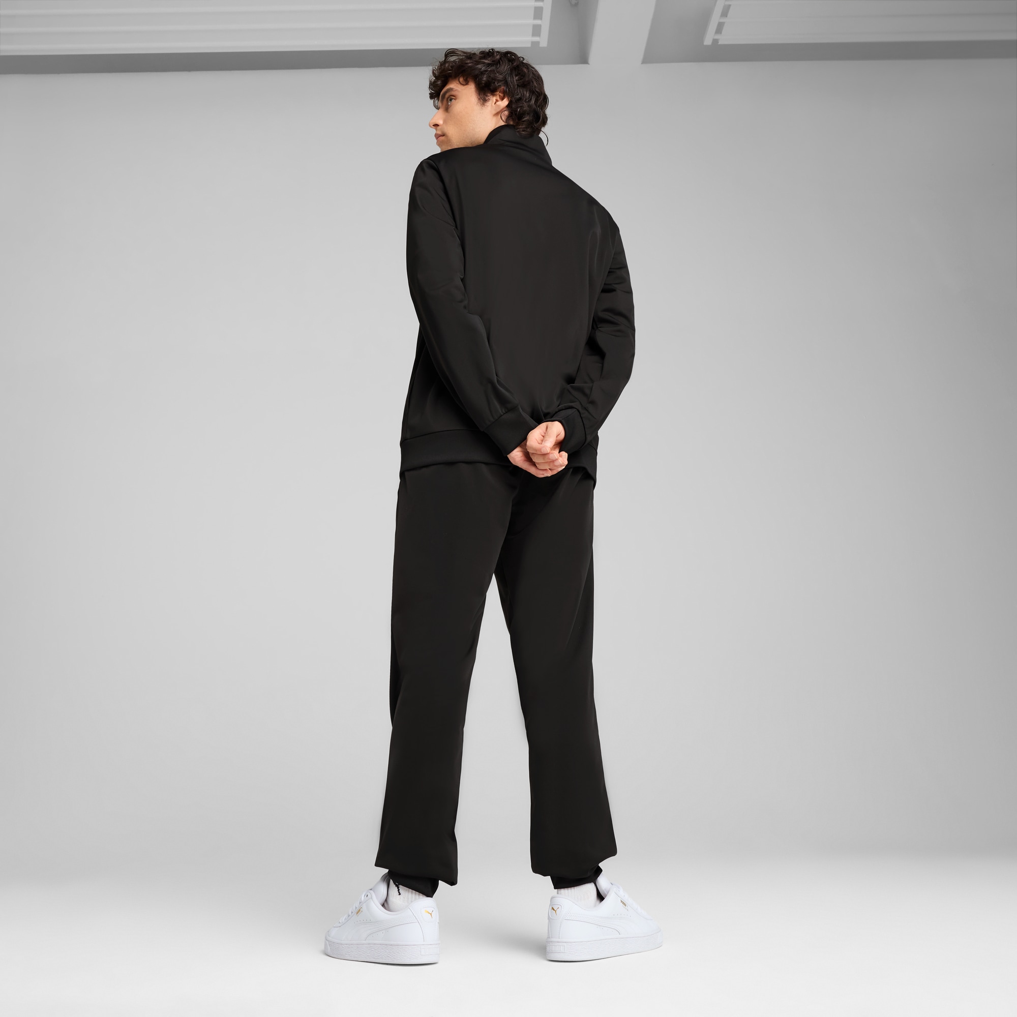 PUMA Trainingsanzug »ESS POLY SUIT CL«, (2 tlg.), Sportanzug im Casual Style